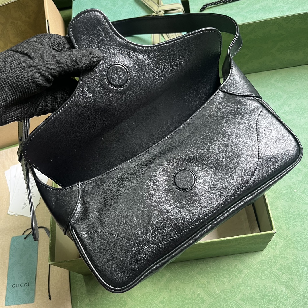 Bagsaaa Gvc*1 Aphrodite small shoulder bag in black leather - 27cm