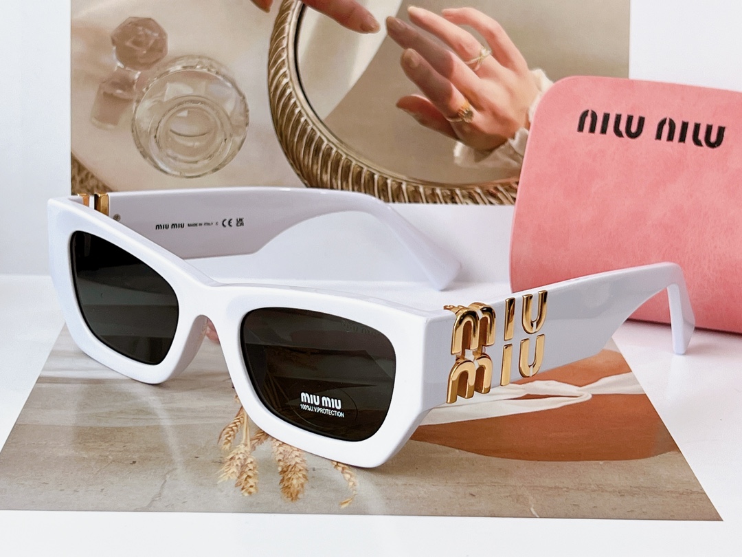 Bagsaaa Miu Miu Eyewear logo-plaque arm sunglasses