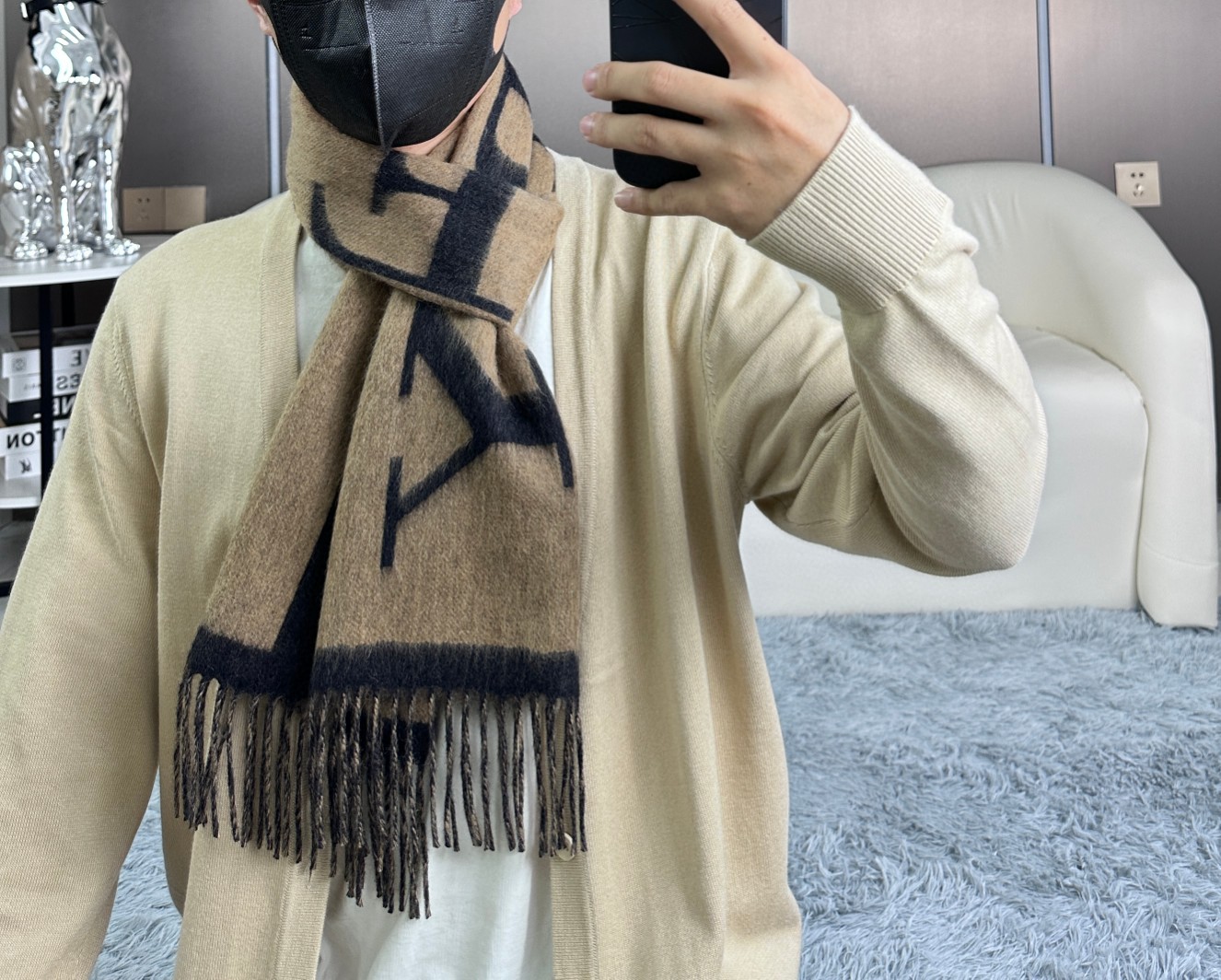 Bagsaaa Bv*b*rry Scarf