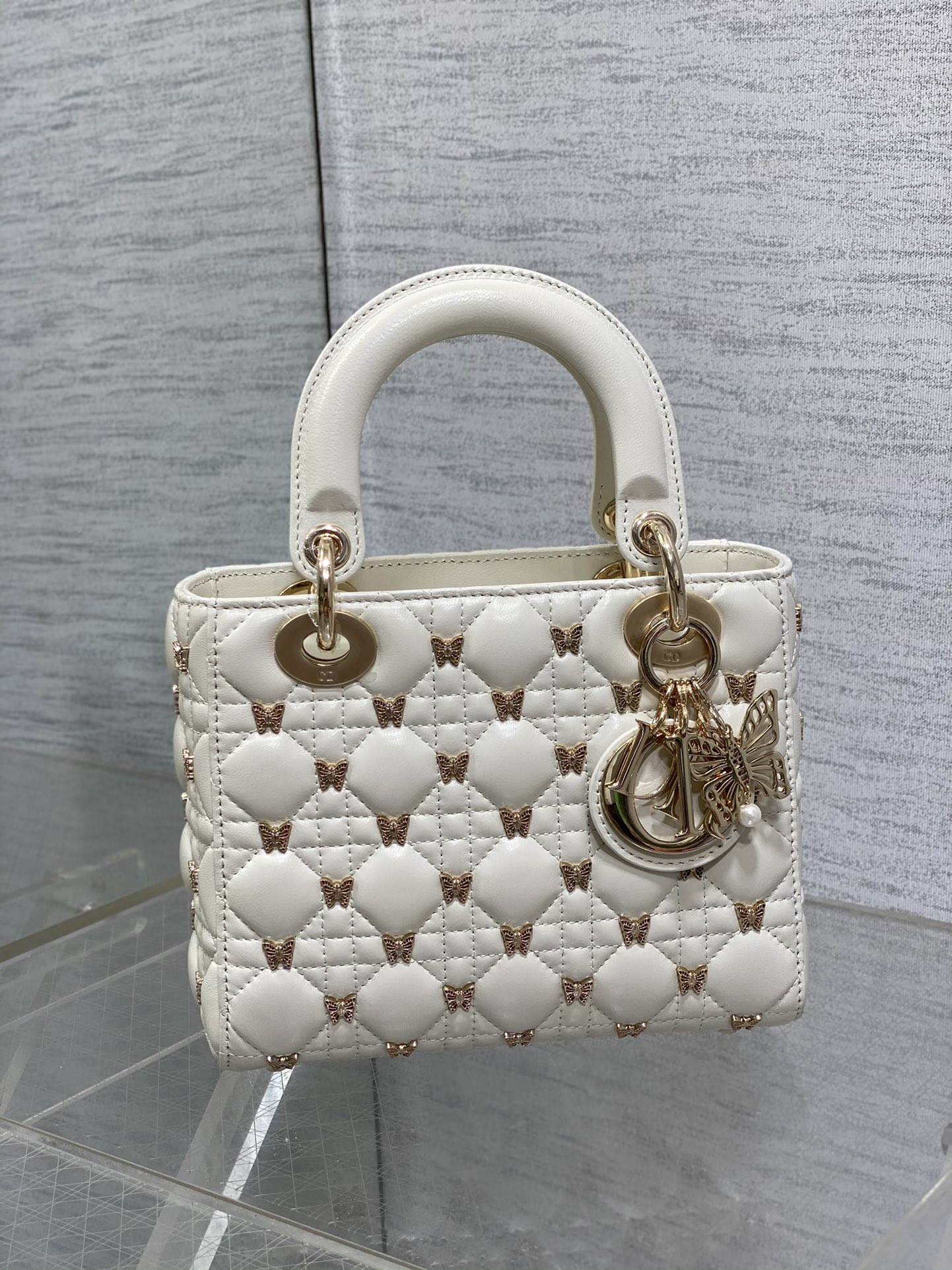 Bagsaaa D10r Small Lady White Cannage Lambskin with Gold-Finish Butterfly Studs - 20 x 17 x 8 cm