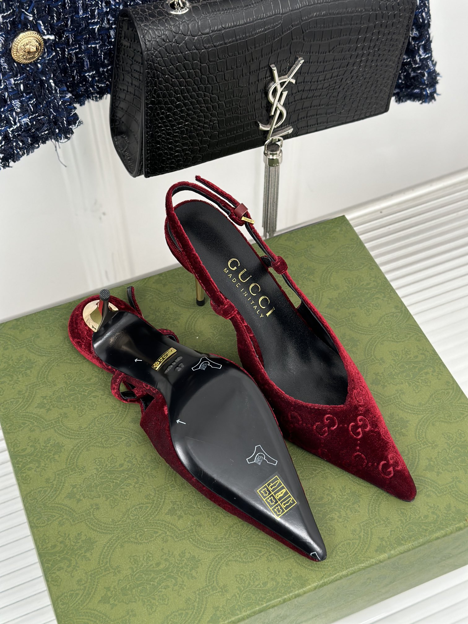 Bagsaaa Gvc*1 GG slingback pump in red velvet - 10.5cm