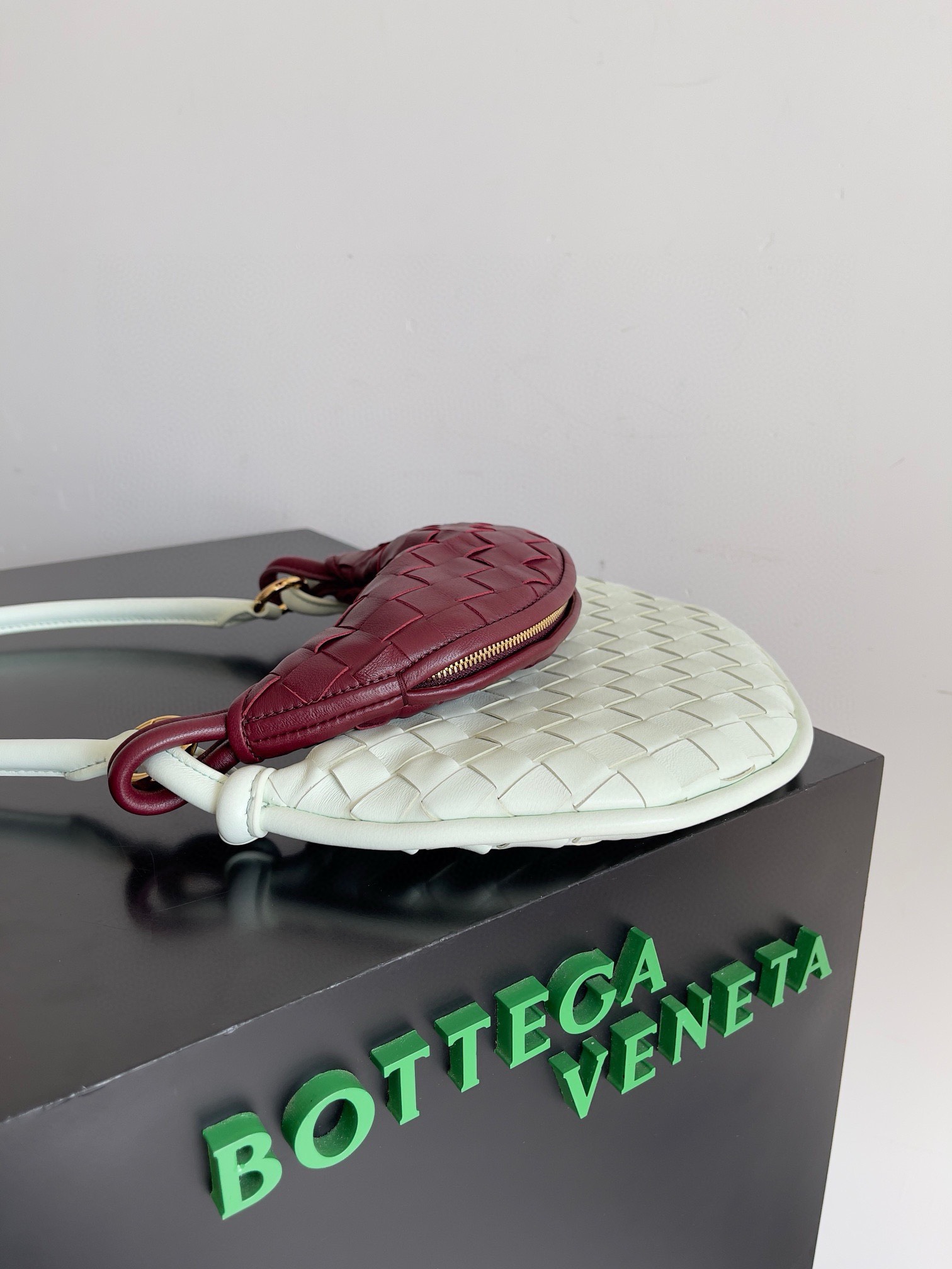 Bagsaaa B0tt*ga Ven*ta Small Gemini White - 24.5x7x19cm