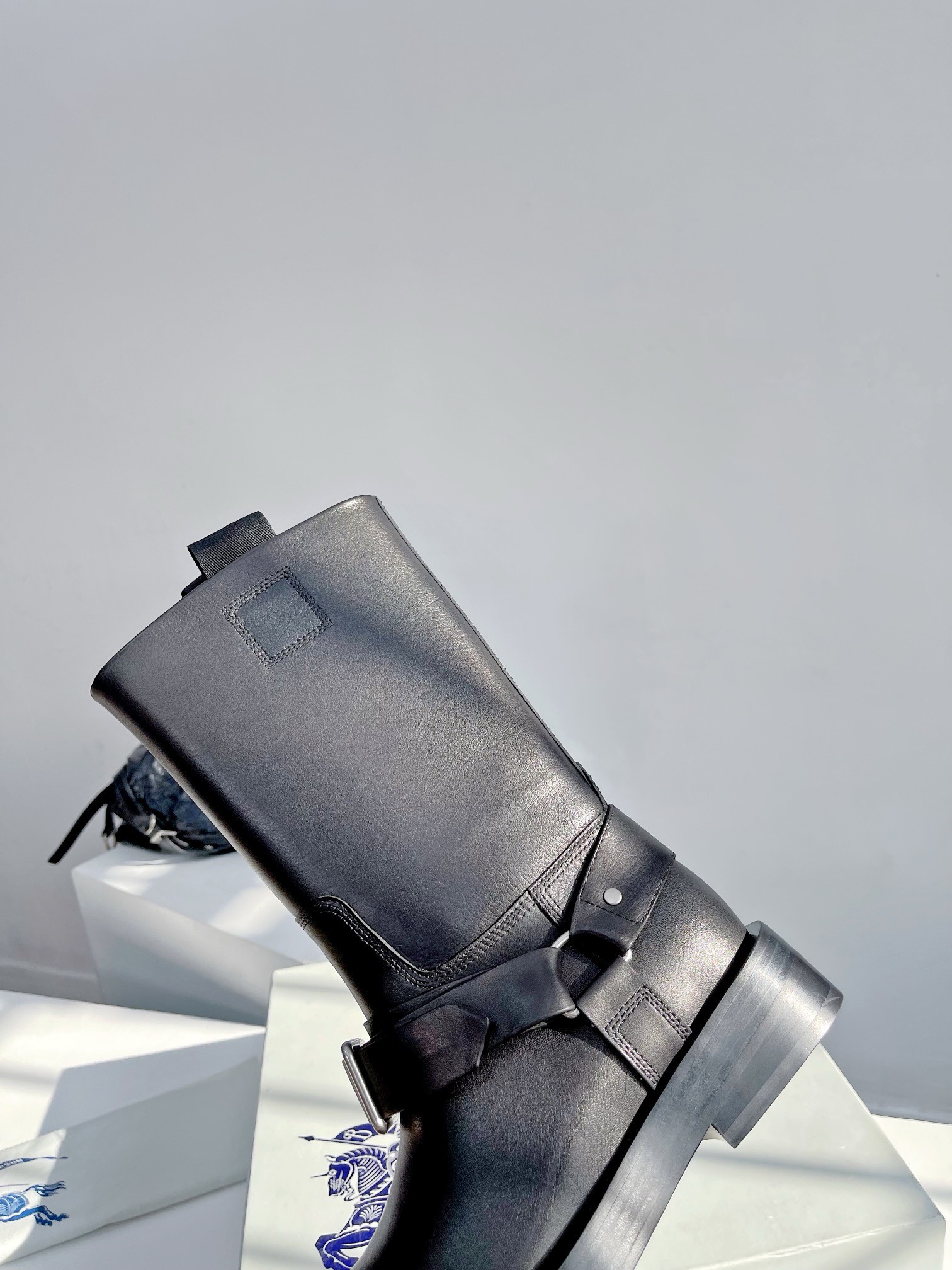 Bagsaaa Bv*b*rry Black Leather Boots 