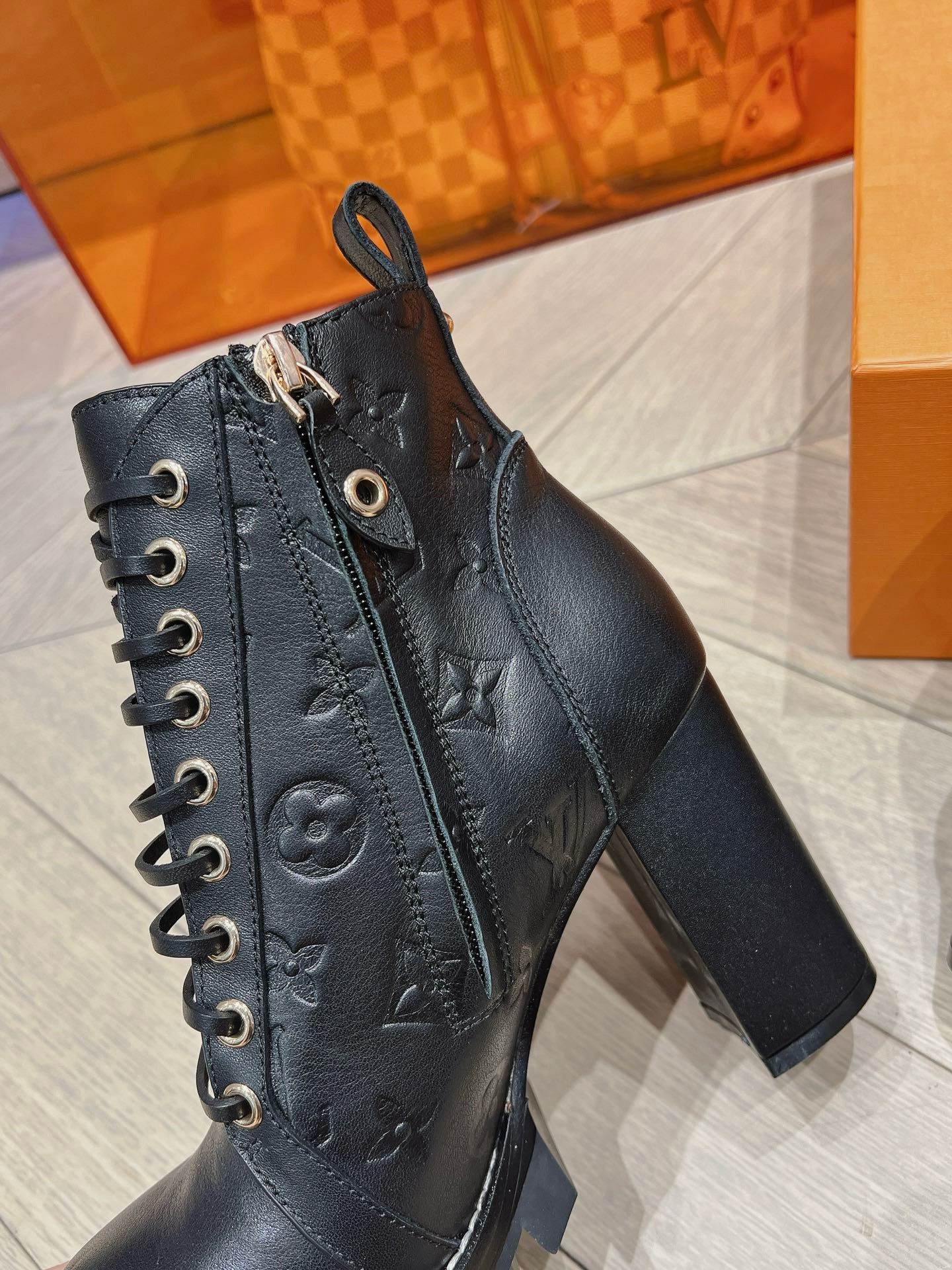 Bagsaaa Star Trail Ankle Black Boot 