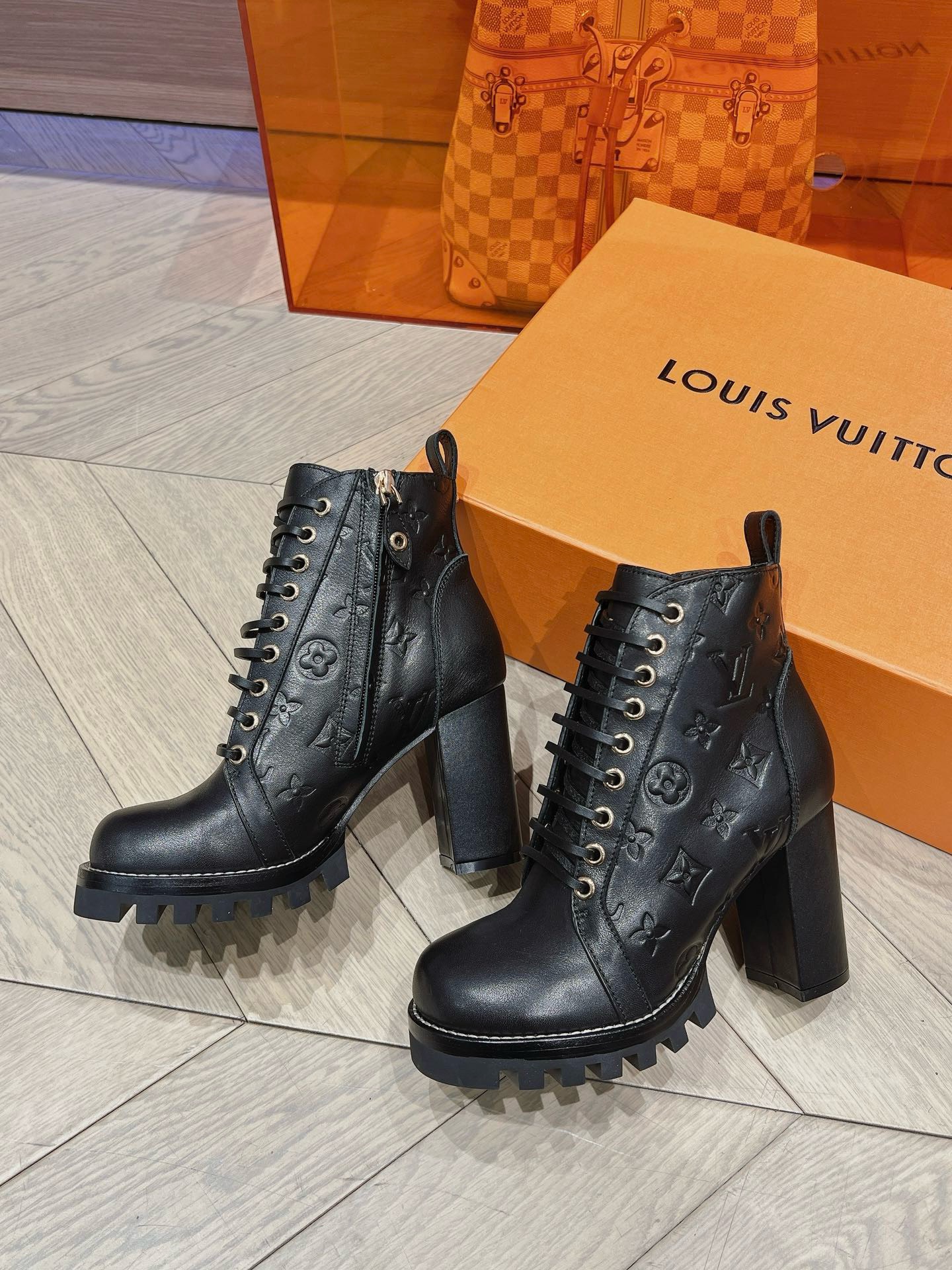 Bagsaaa Star Trail Ankle Black Boot 