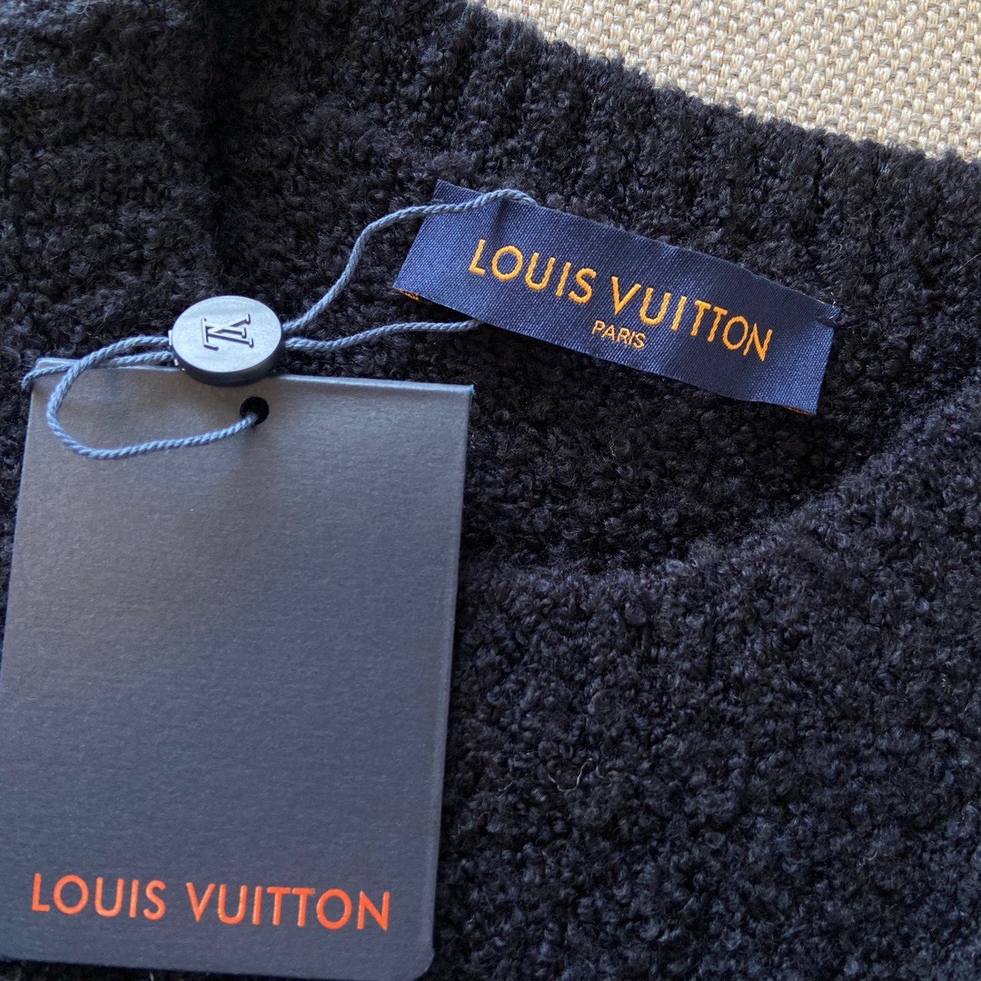 Bagsaaa L0vis Vvtt0n Sweatshirt Black 