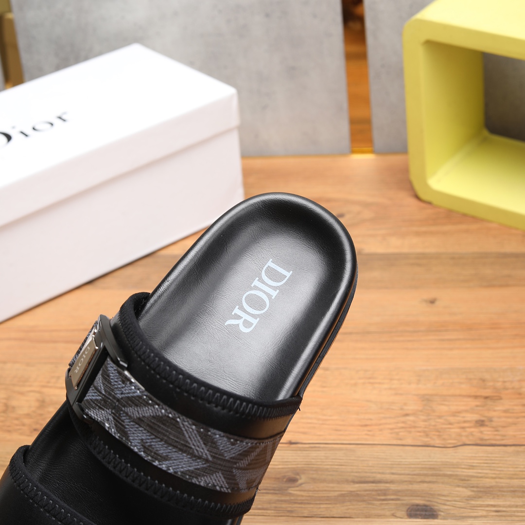 Bagsaaa D10r Black Slides