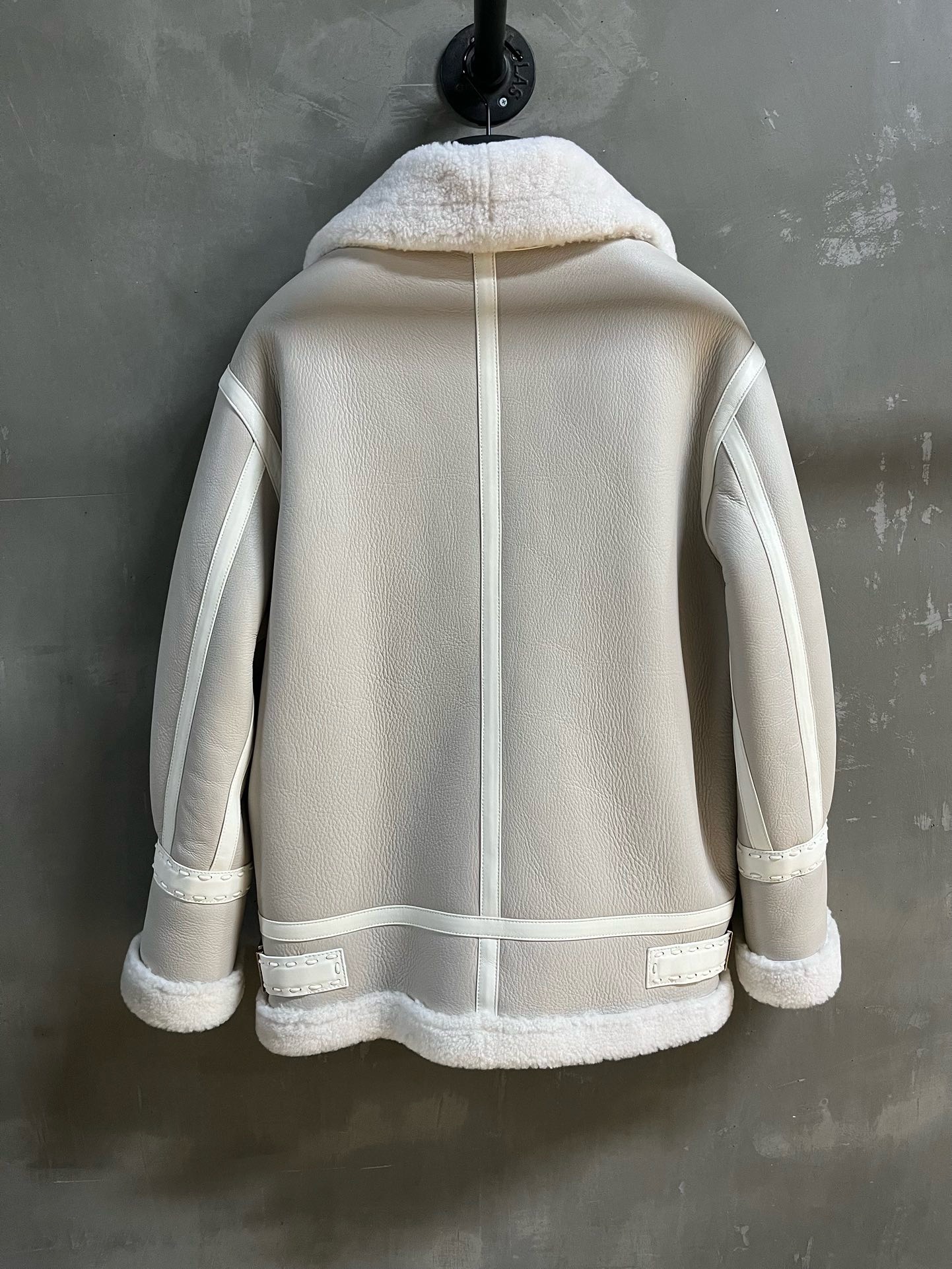 Bagsaaa F**di White Shearling Jacket