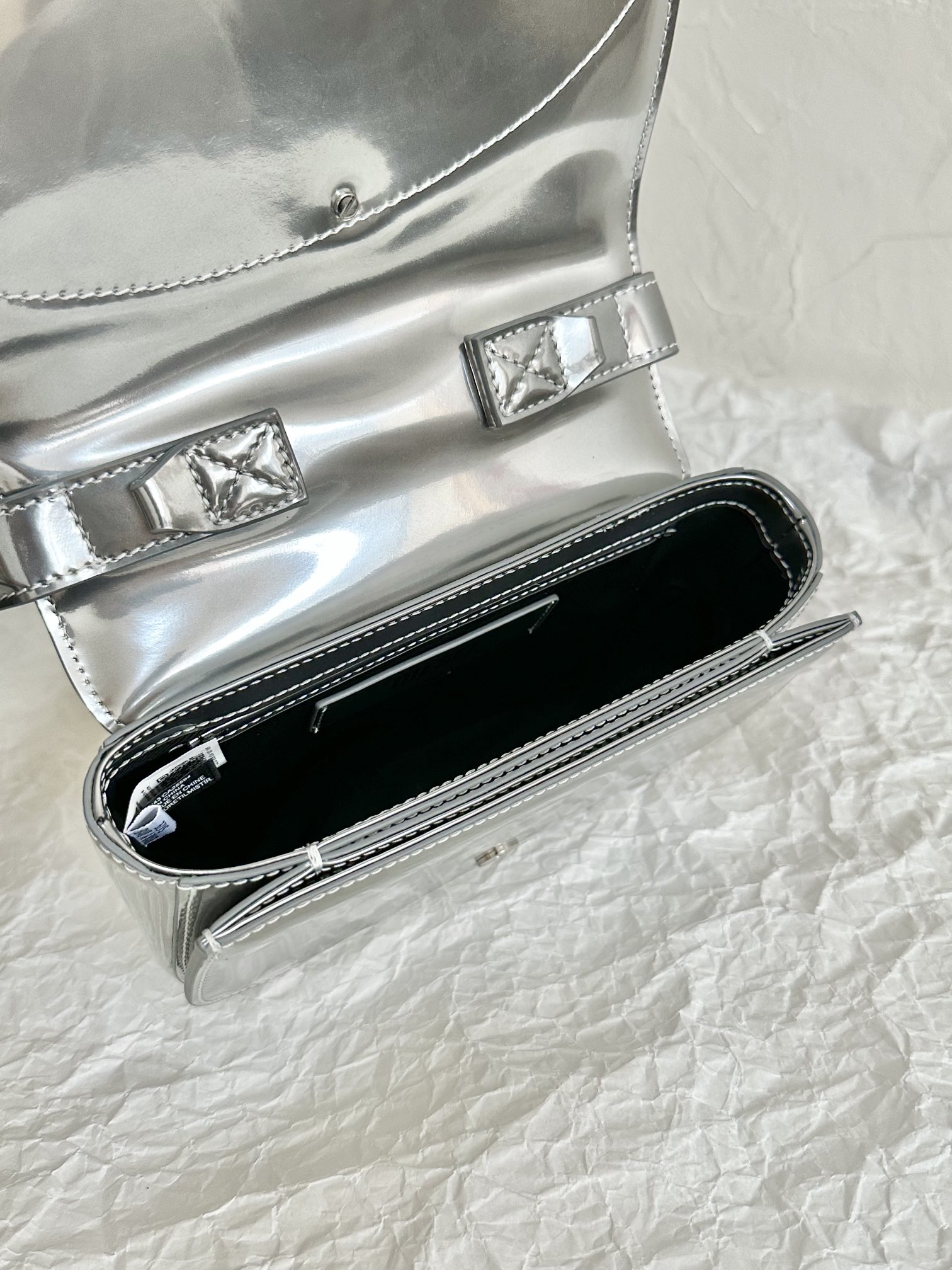 Bagsaaa Diesel iconic bag in mirrored leather - 20.5*13.5*6.5CM