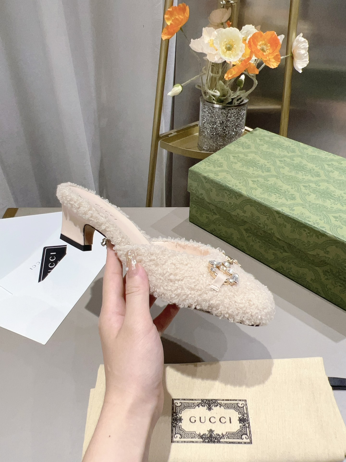 Bagsaaa Gvc*1 Horsebit Mules Shearling In Beige