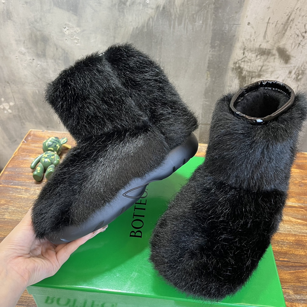 Bagsaaa B0tt*ga Ven*ta Shearling Black Boots