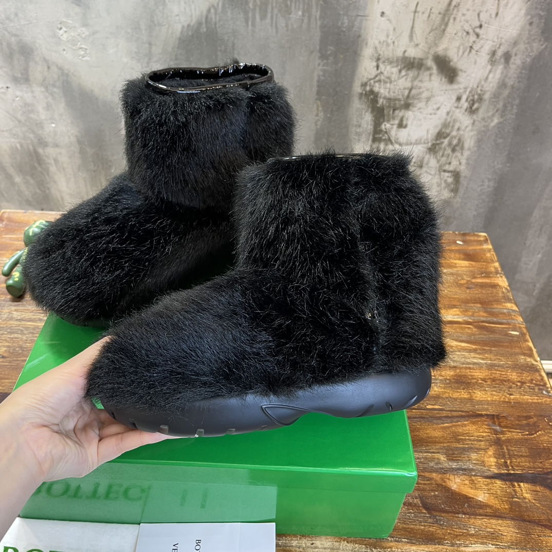 Bagsaaa B0tt*ga Ven*ta Shearling Black Boots