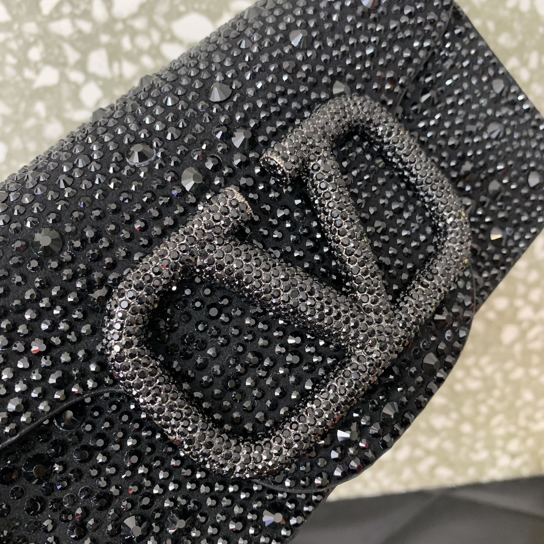 Bagsaaa Va1e*ntin0 Garavani Mini loco Black Stone - 19x10.5x5cm
