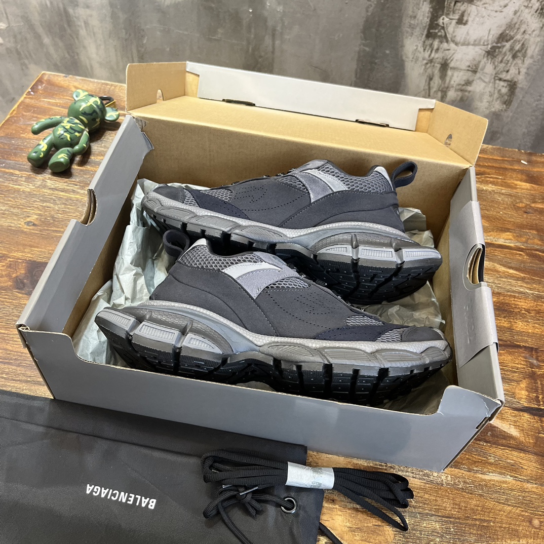 Bagsaaa Ba1en*iaga Sneaker in black mesh and polyurethane