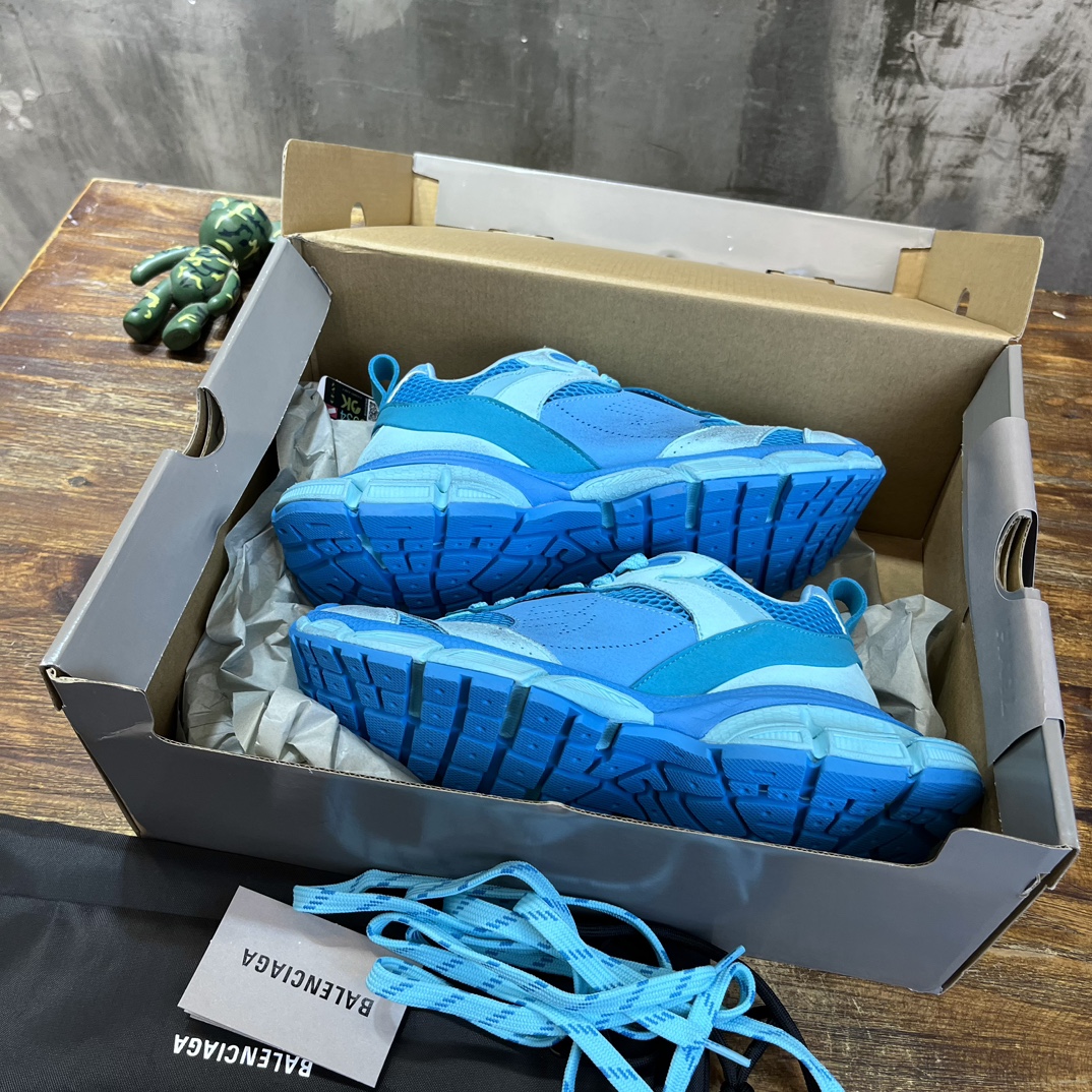 Bagsaaa Ba1en*iaga Sneaker in blue mesh and polyurethane