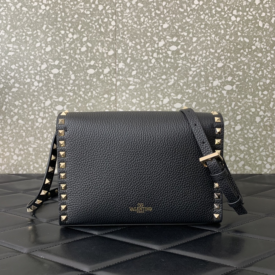 Bagsaaa Va1e*ntin0 Garavani Small Rockstud Leather Shoulder Black Gold Hardware Bag - 22.5*15.5*6cm