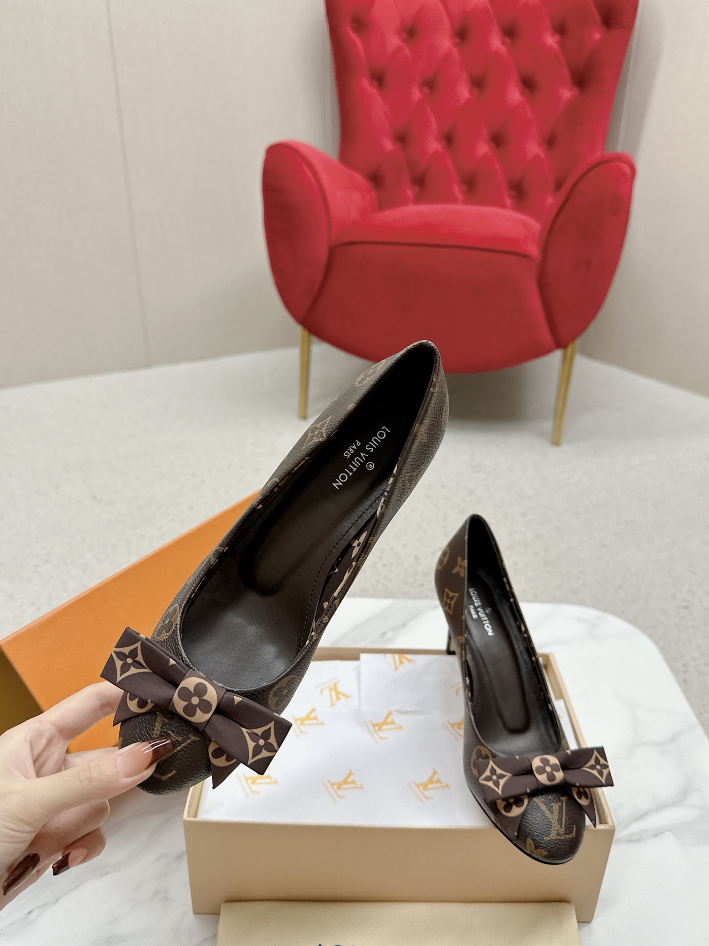 Bagsaaa L0vis Vvtt0n Monogram Canvas L0vise Bow Round Pumps