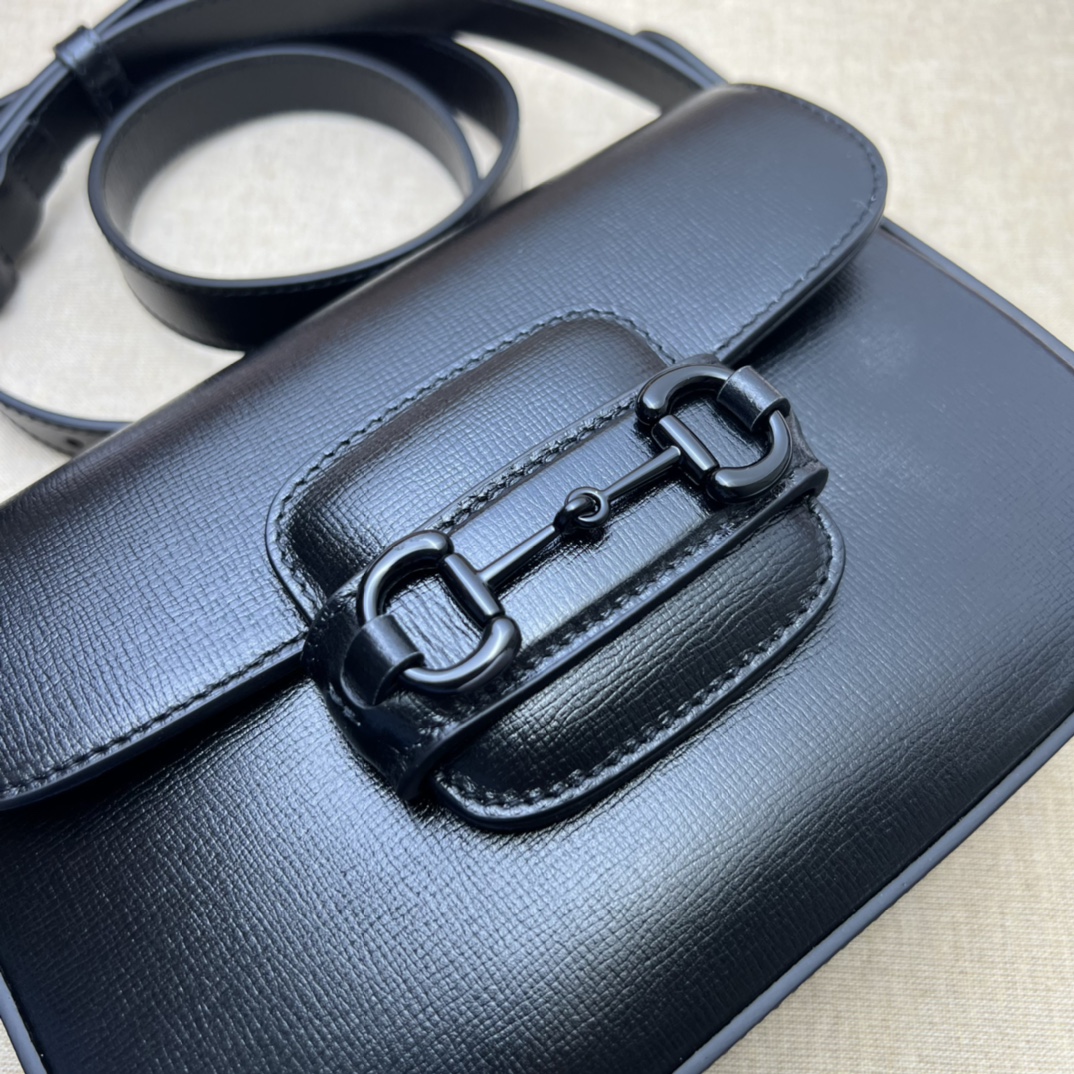 Bagsaaa Gvc*1 Horsebit Shoulder Bag Black Hardware - 20.5*14.5*5CM
