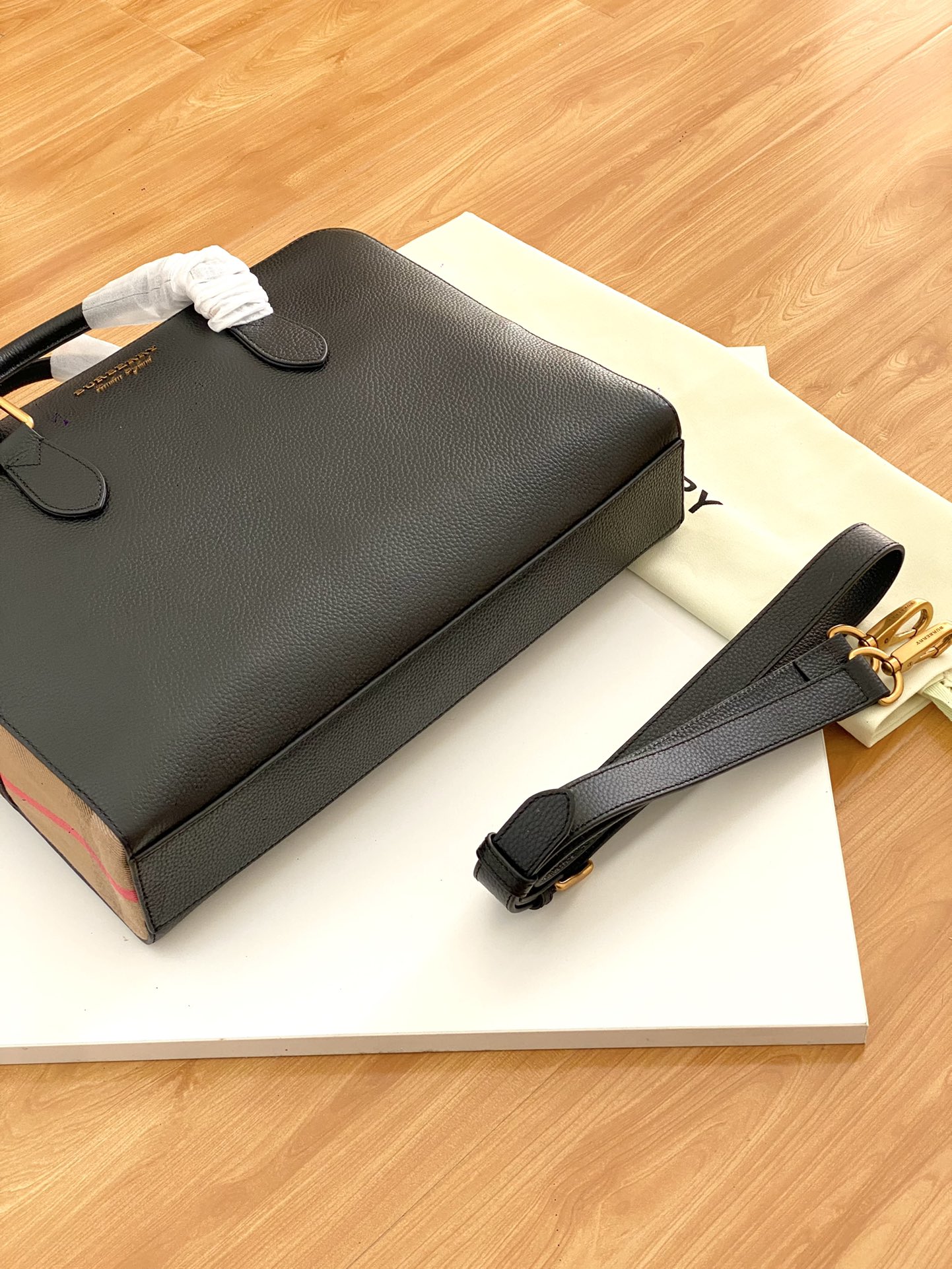 Bagsaaa Bv*b*rry Black Breifcase - 37*9*29cm