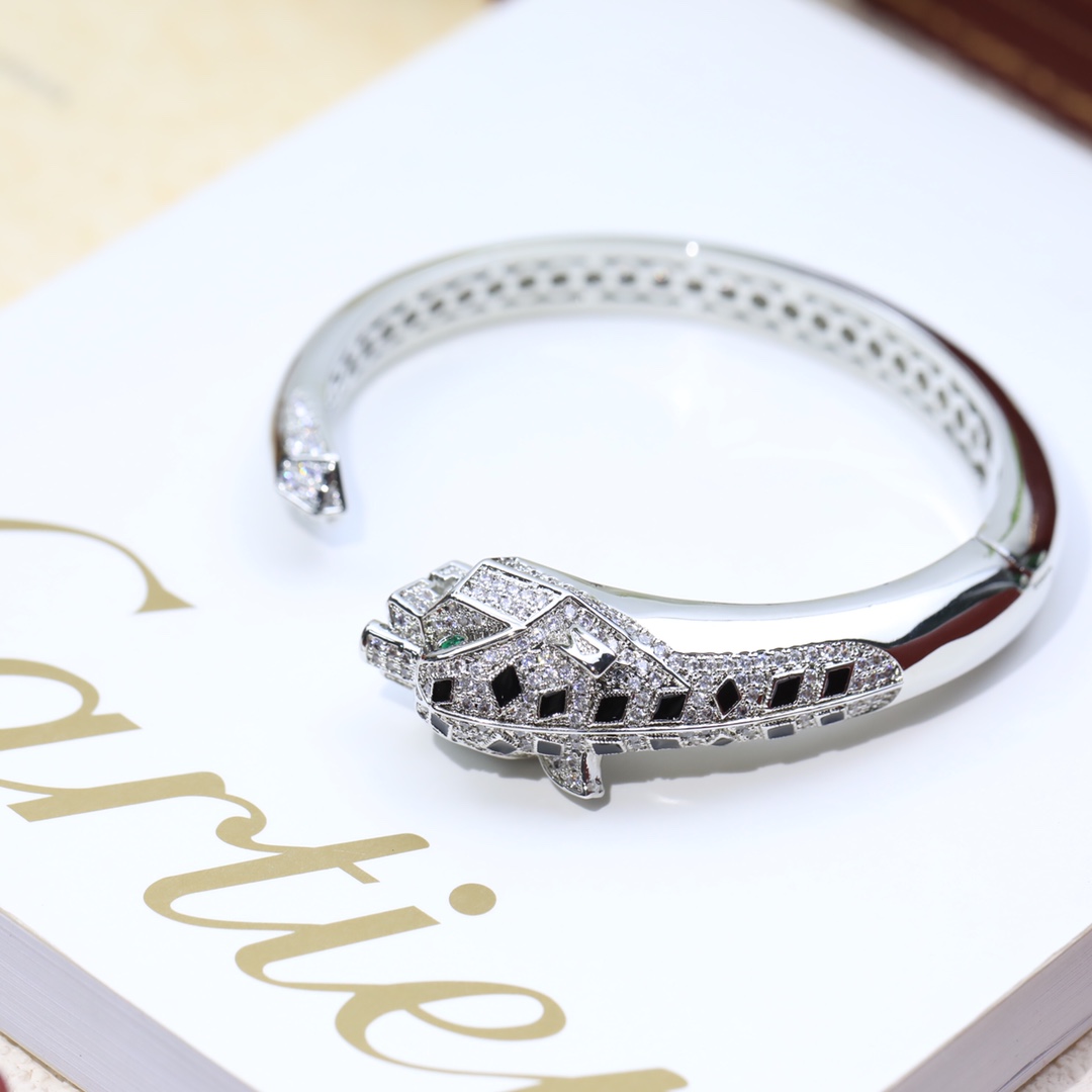 Bagsaaa Ca*t1er panther silver bracelet