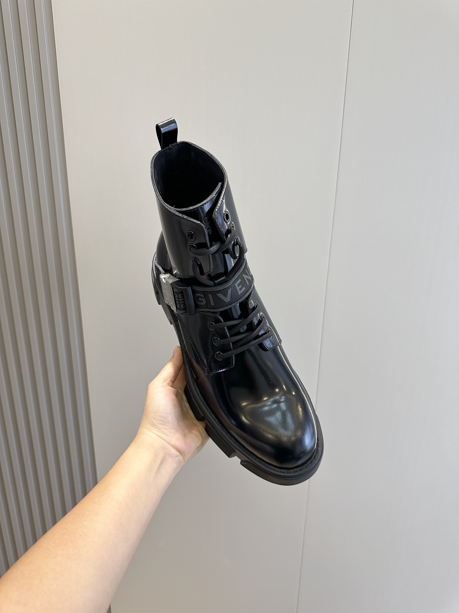 Bagsaaa Givenchy Black Boots