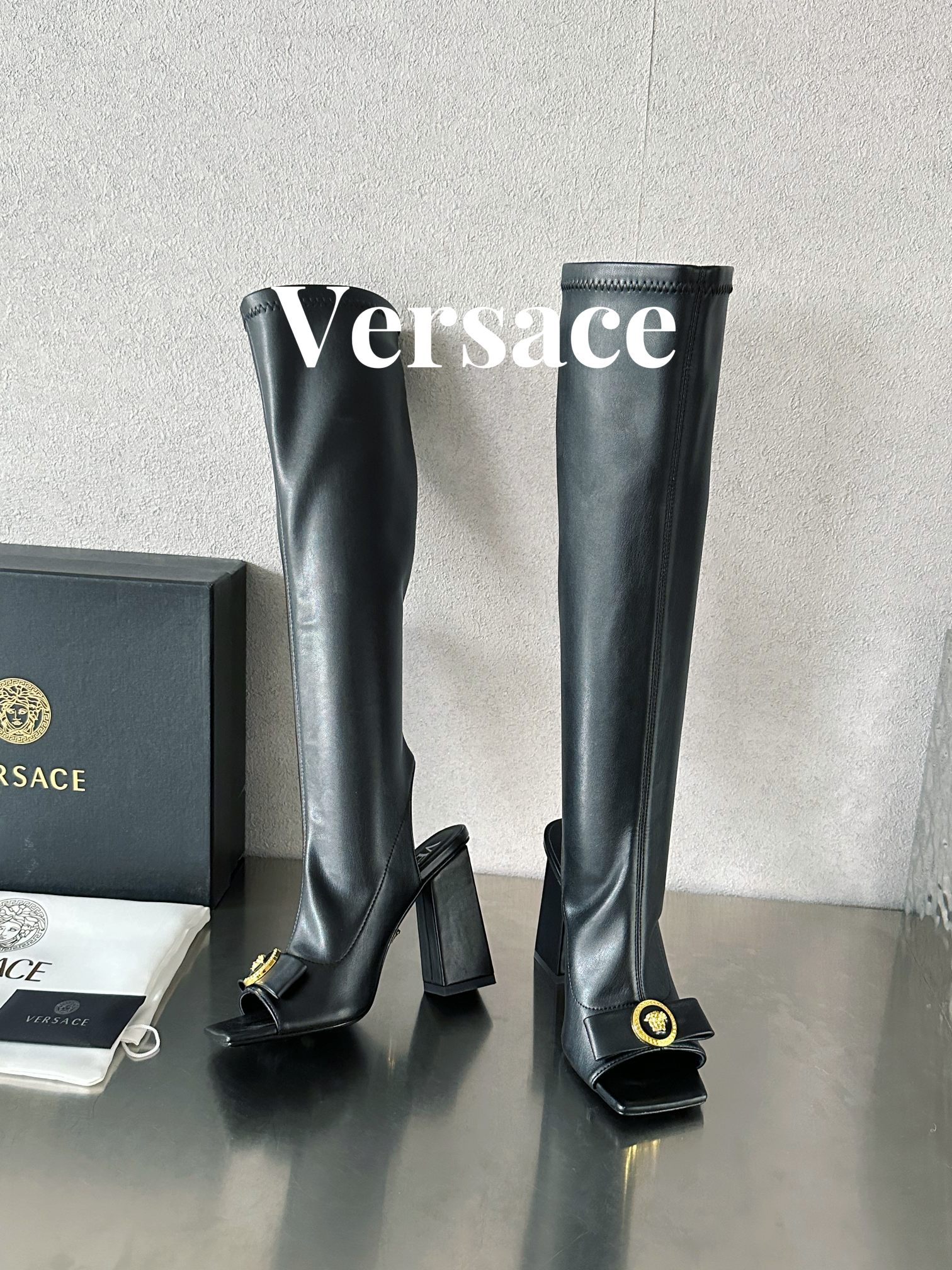 Bagsaaa Versace Medusa black long boots