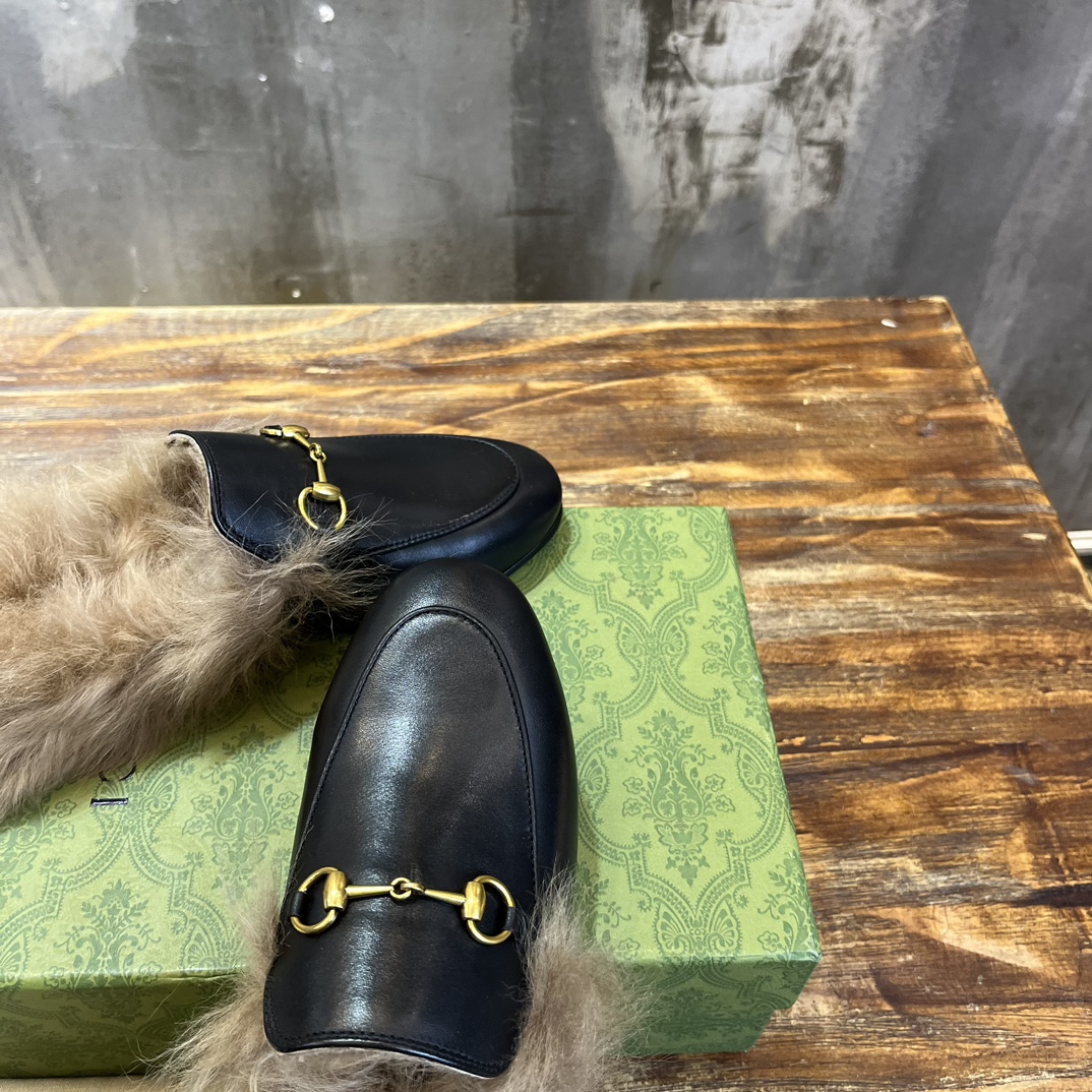 Bagsaaa Gvc*1 Slipper Horsebit With Shearling in black leather