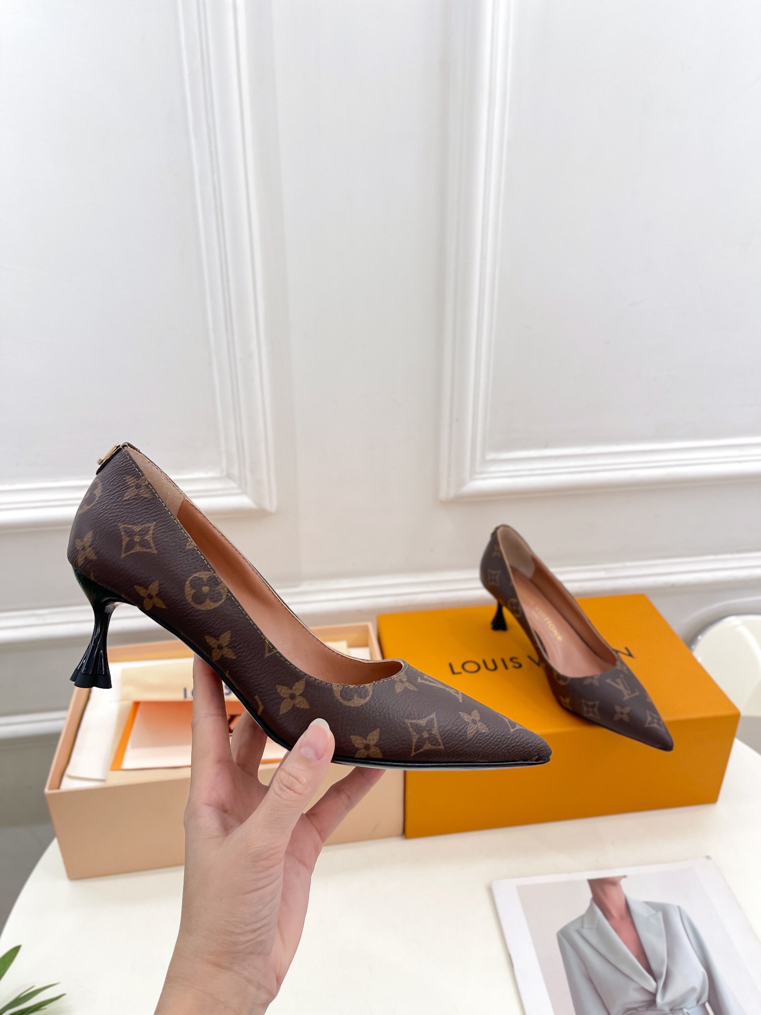 Bagsaaa L0vis Vvtt0n Monogram Leather Heels