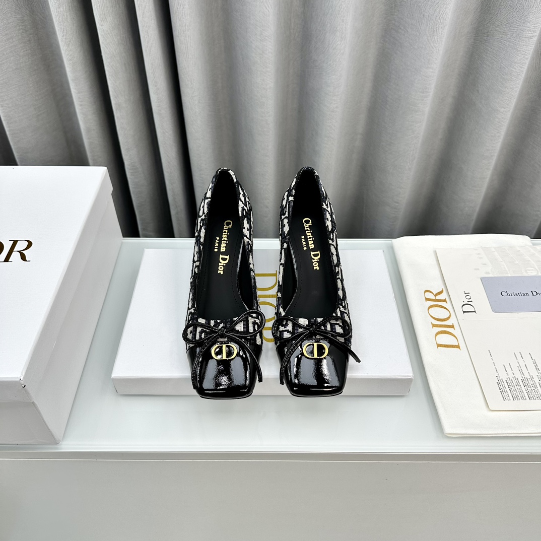 Bagsaaa D10r Oblique Black Heels 