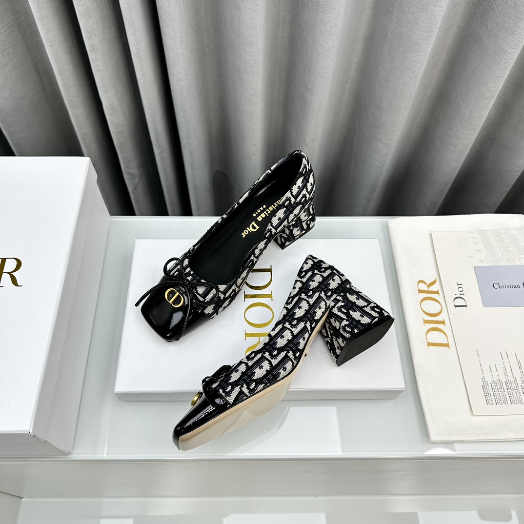 Bagsaaa D10r Oblique Black Heels 