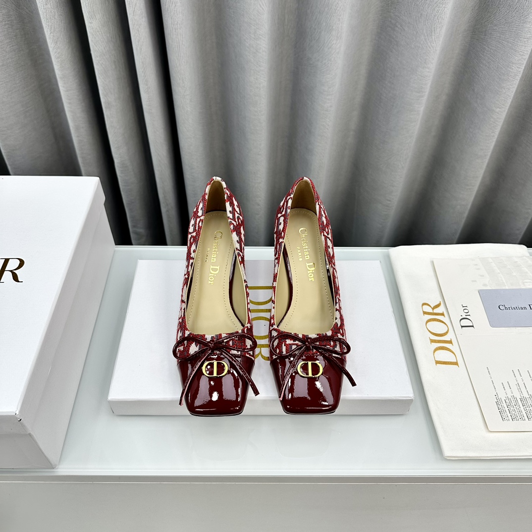 Bagsaaa D10r Oblique Red Heels