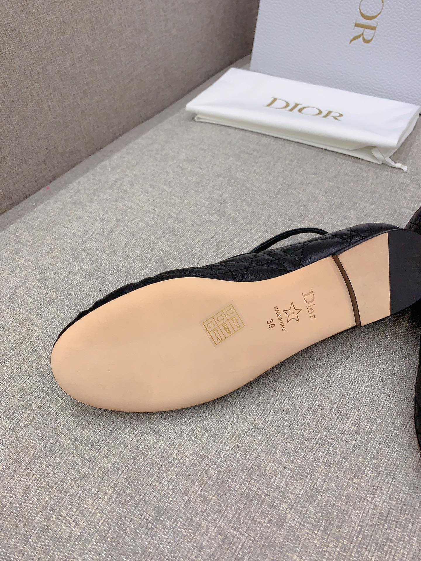 Bagsaaa D10r Ballet Flat Black Quilted Cannage Calfskin 02
