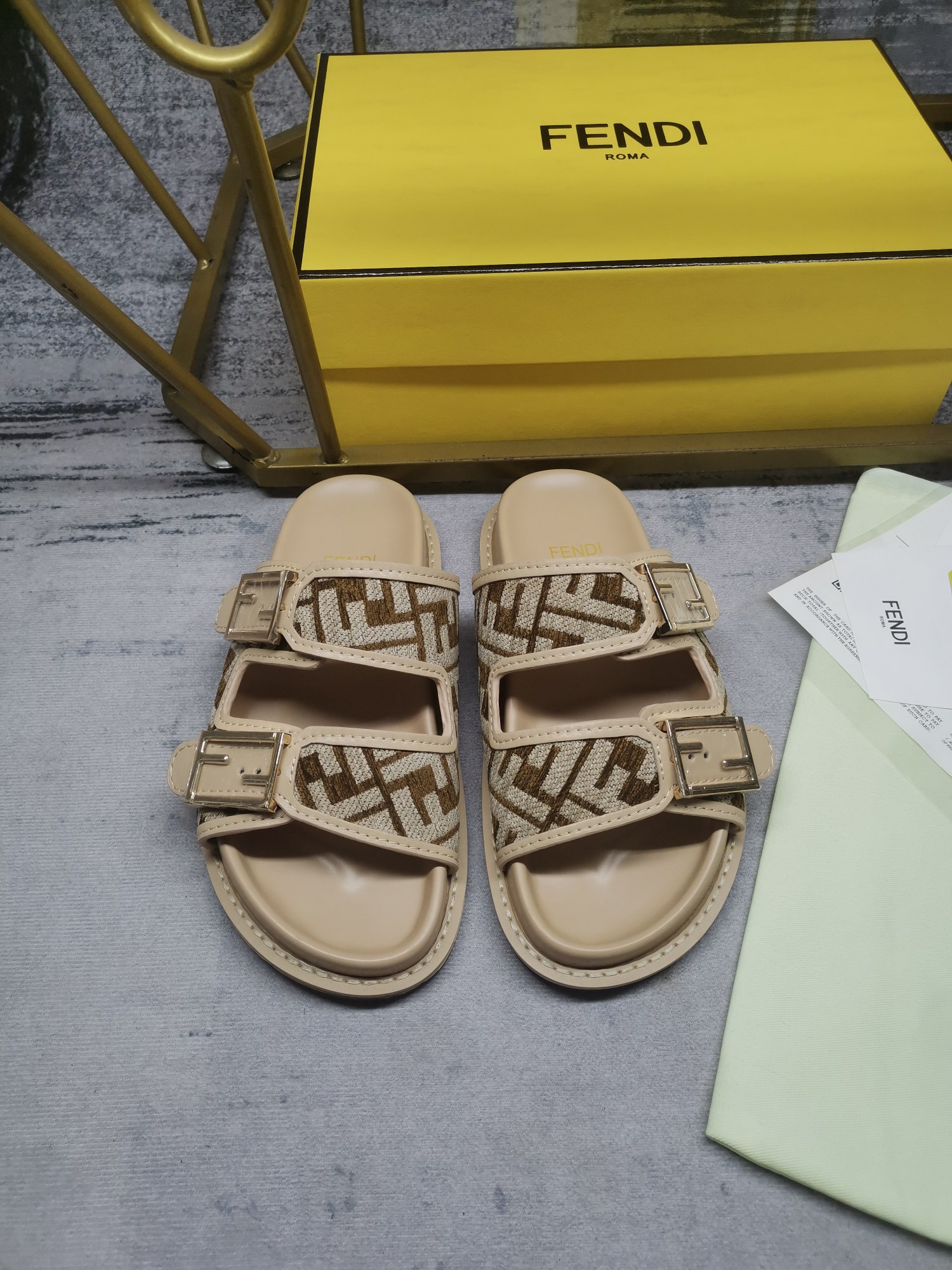 Bagsaaa F**di Feel FF chenille slides in beige