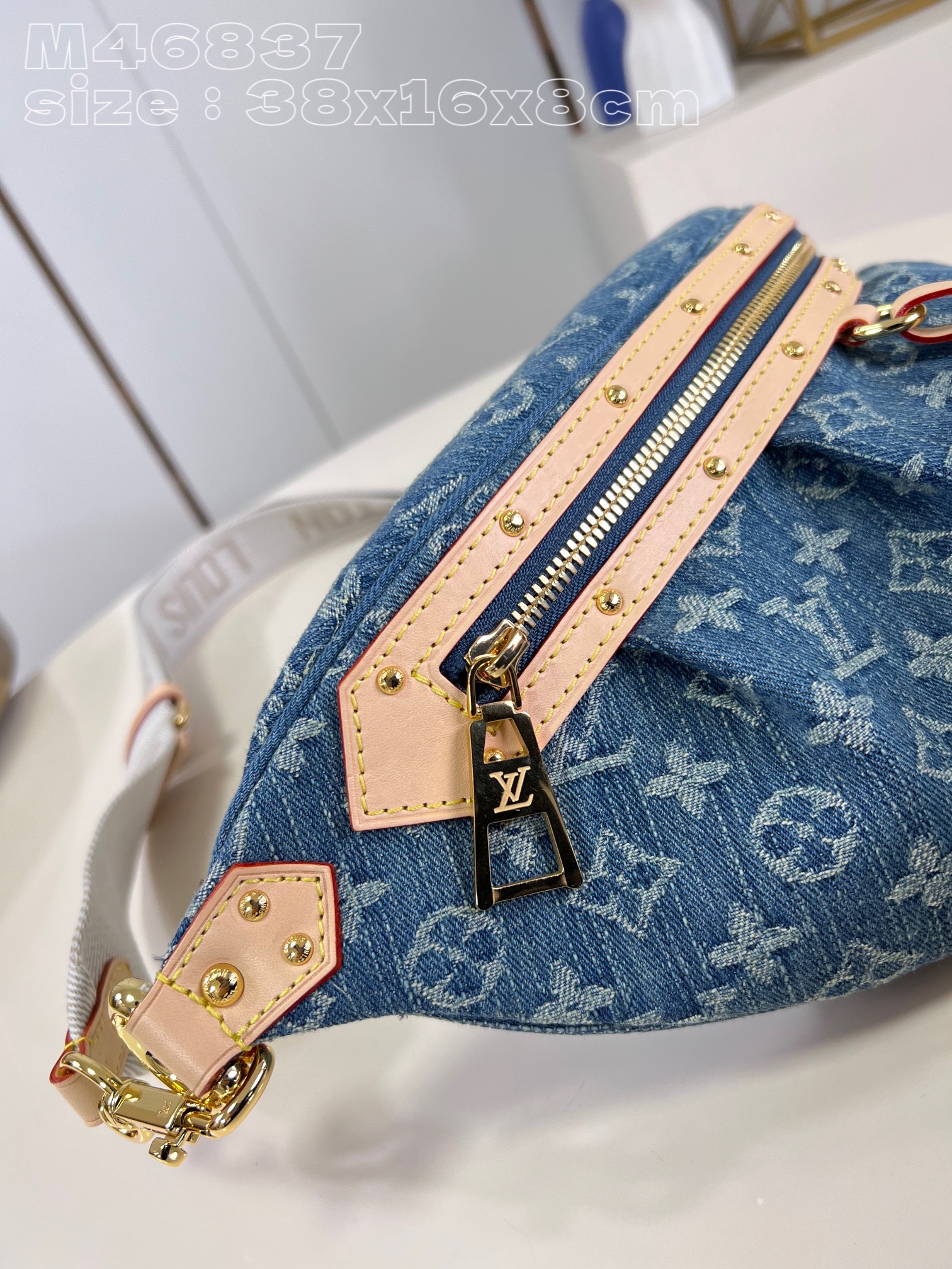 Bagsaaa L0vis Vvtt0n M46837 High Rise Denim Blue Bumbag - 38 x 16 x 8 cm