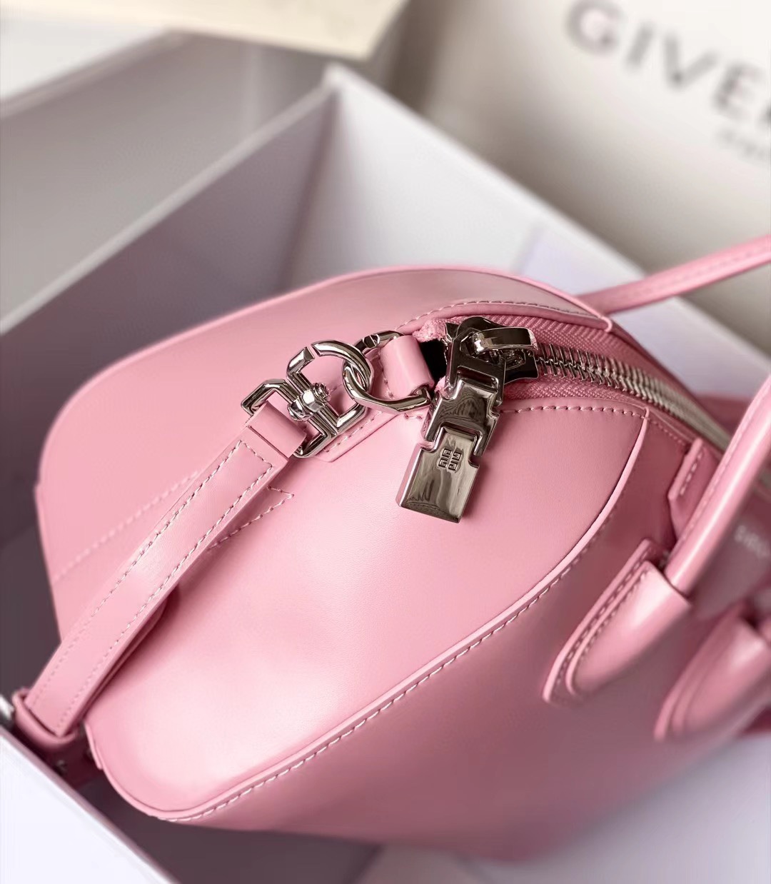 Bagsaaa Givenchy Mini Antigona Pink - 22*27*13cm