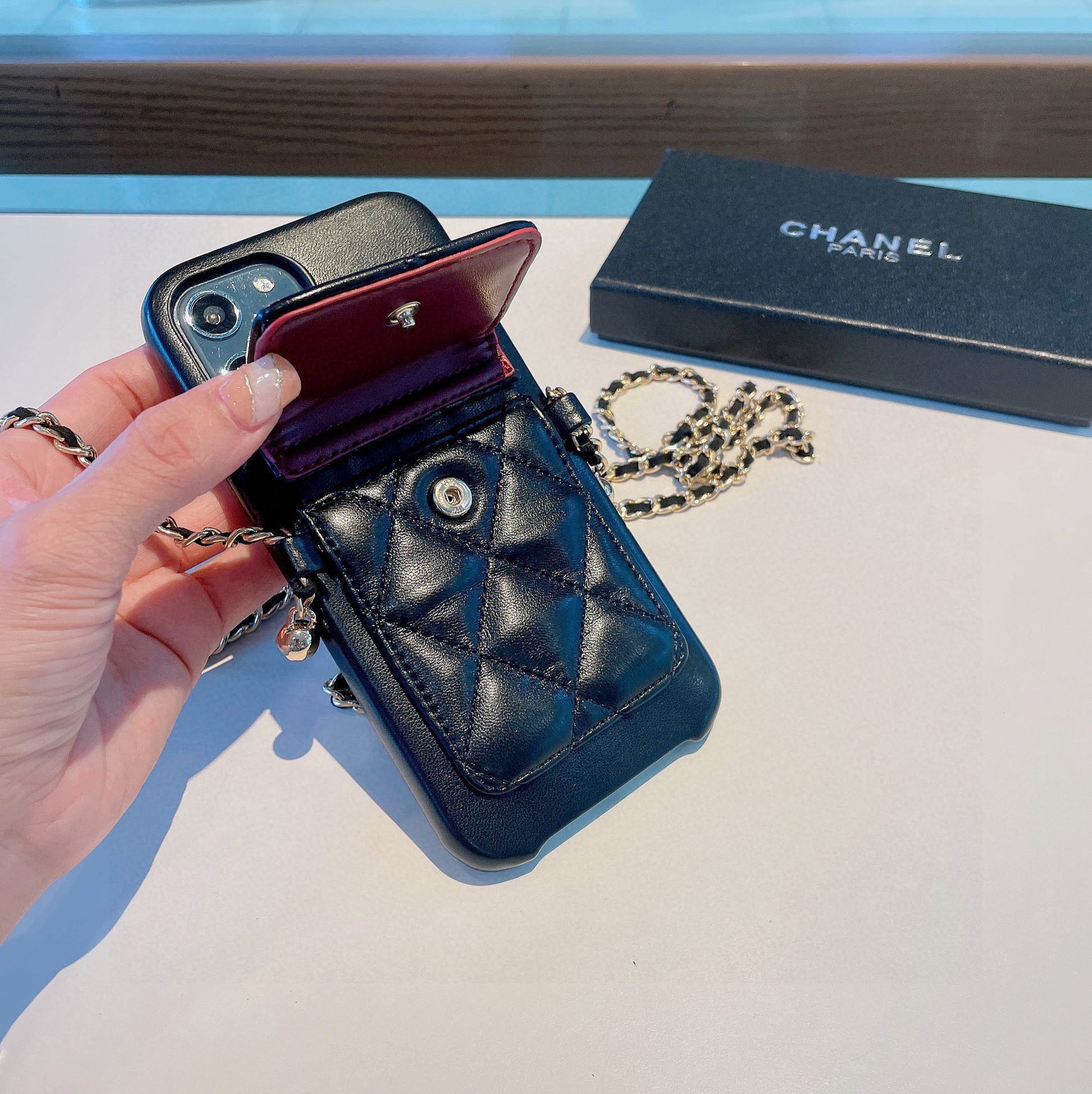 Bagsaaa Ch**el 19 Phone Case Black 