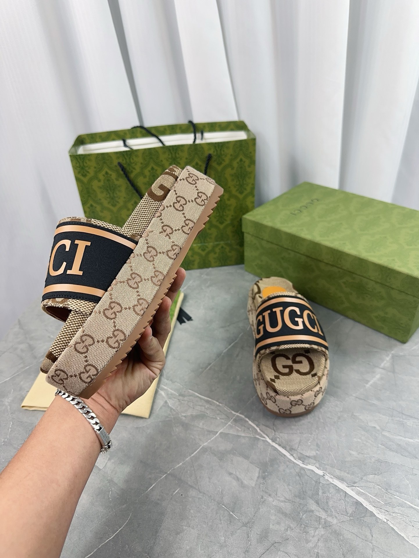 Bagsaaa Gvc*1 Platform In Beige