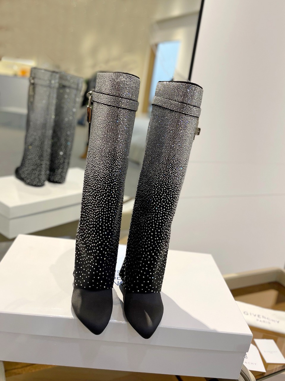 Bagsaaa Givenchy Shark Lock Ankle Long Boots in crystal black