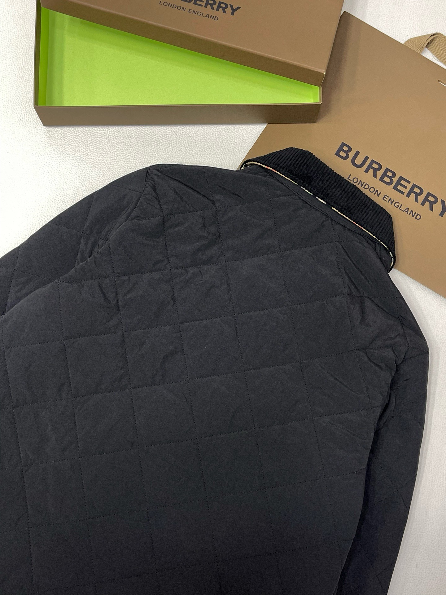 Bagsaaa Bv*b*rry Quilted jacket in black