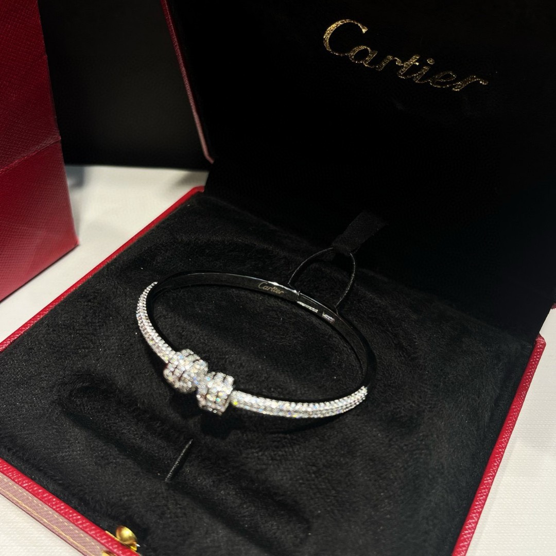 Bagsaaa Ca*t1er D1am0nd Silver Bracele