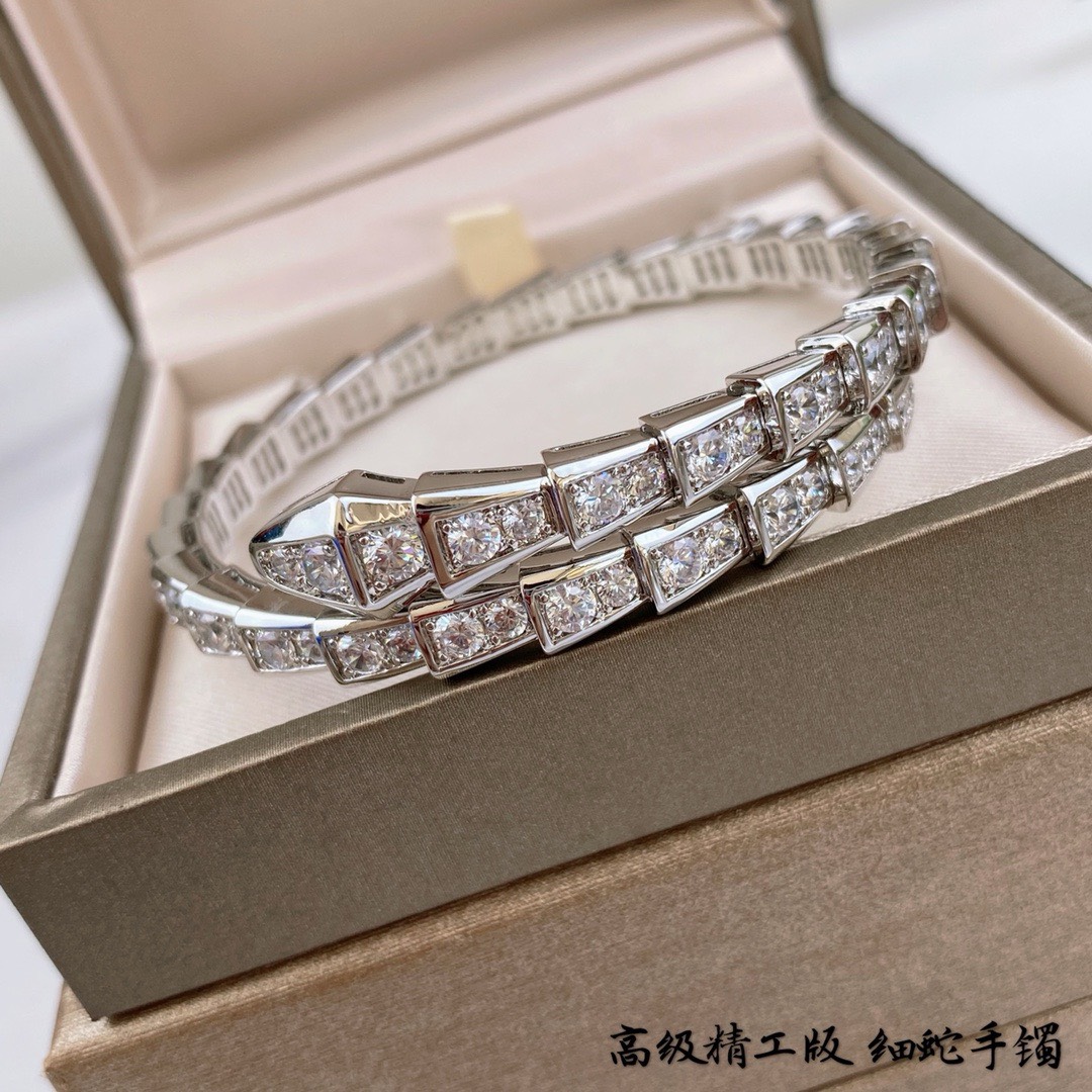 Bagsaaa Bv1g*ai Serpenti Viper one-coil bracelet in 18k 