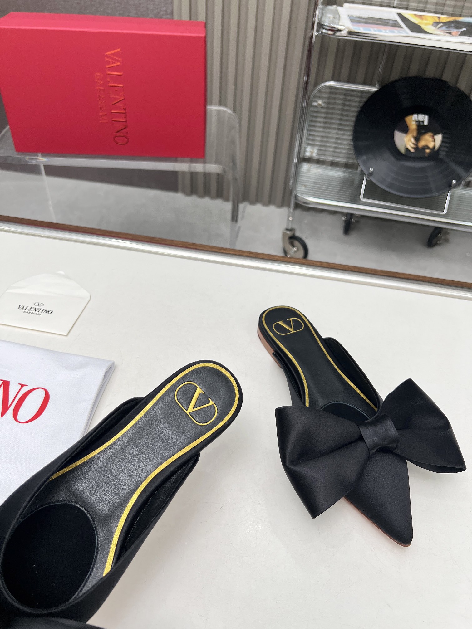 Bagsaaa Va1e*ntin0 Bow Black Mules