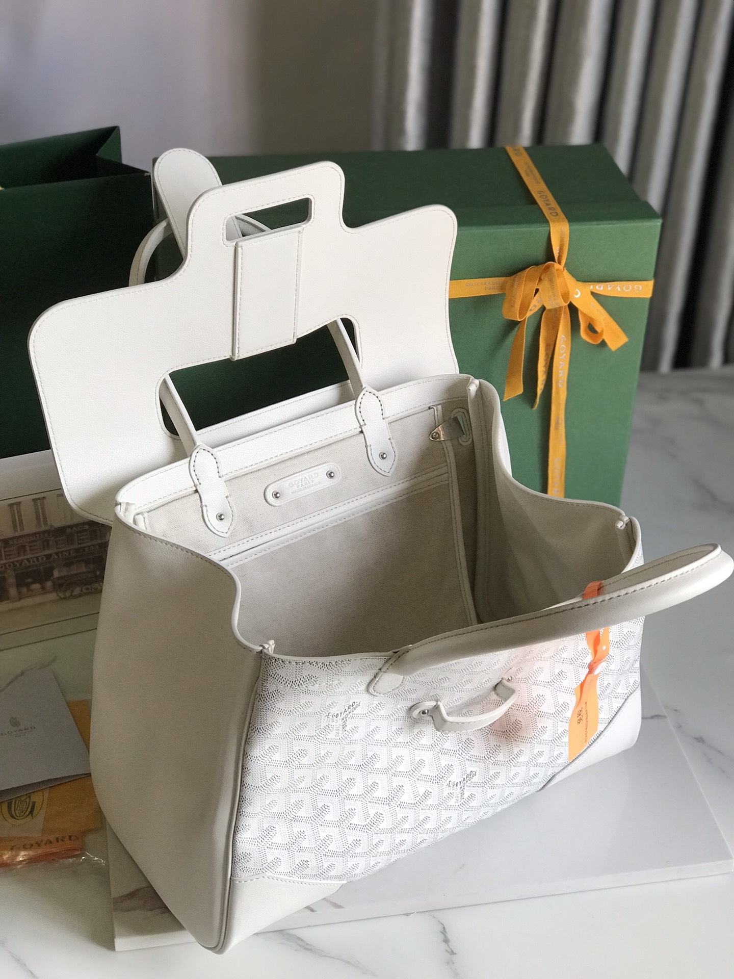 Bagsaaa G09ard White Saigon Bag - 34x18x24cm