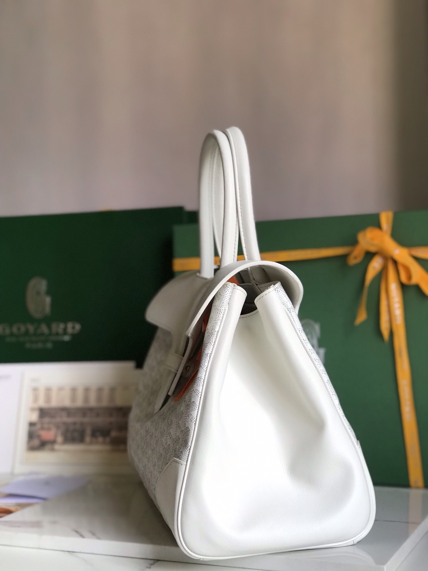 Bagsaaa G09ard White Saigon Bag - 34x18x24cm