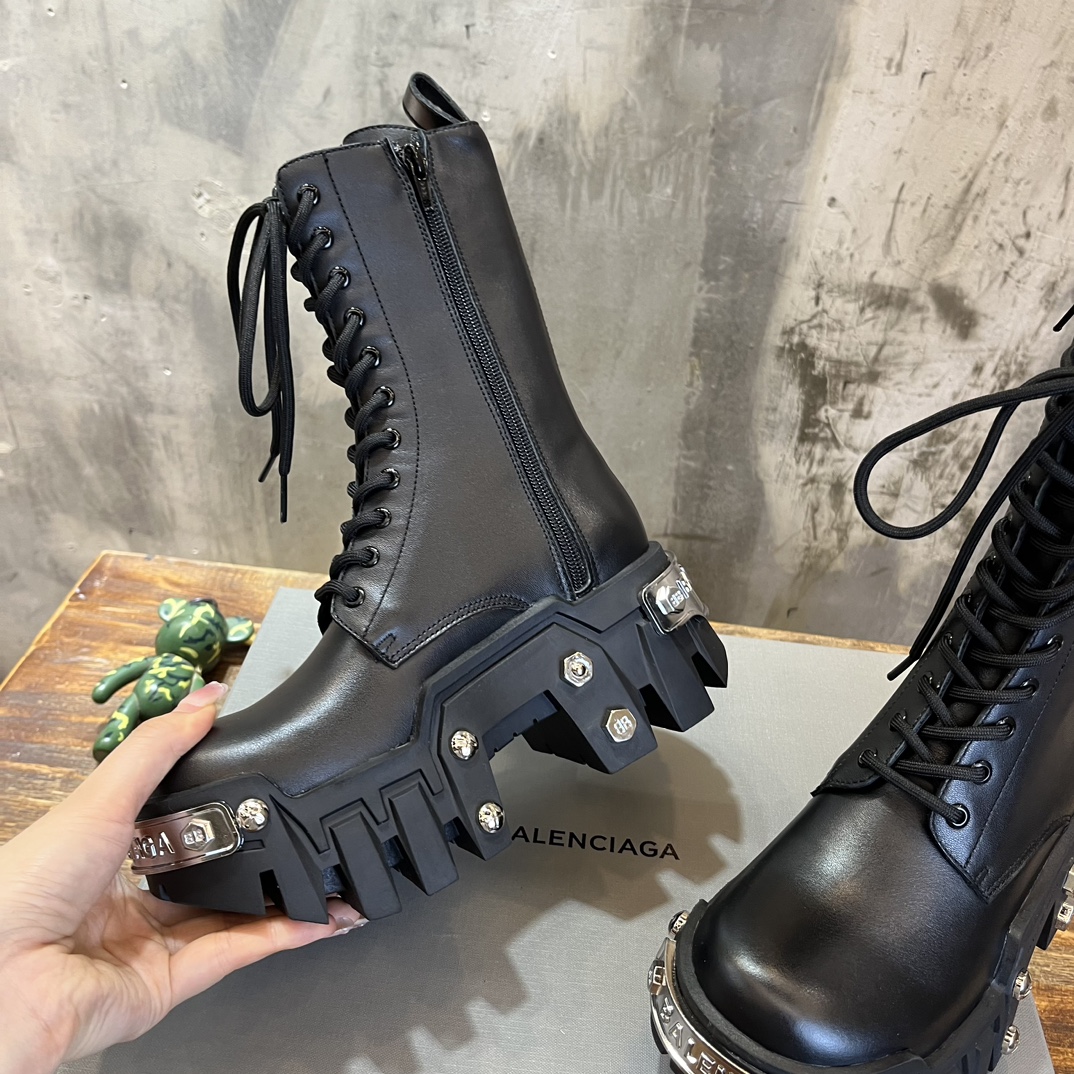 Bagsaaa Ba1en*iaga Black Leather Bulldozer Boot