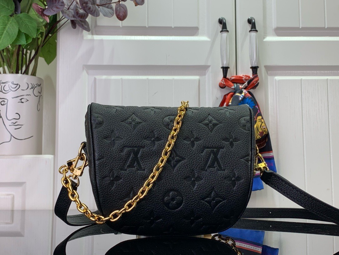 Bagsaaa L0vis Vvtt0n Mini Bumbag Black - 17x12x9.5cm