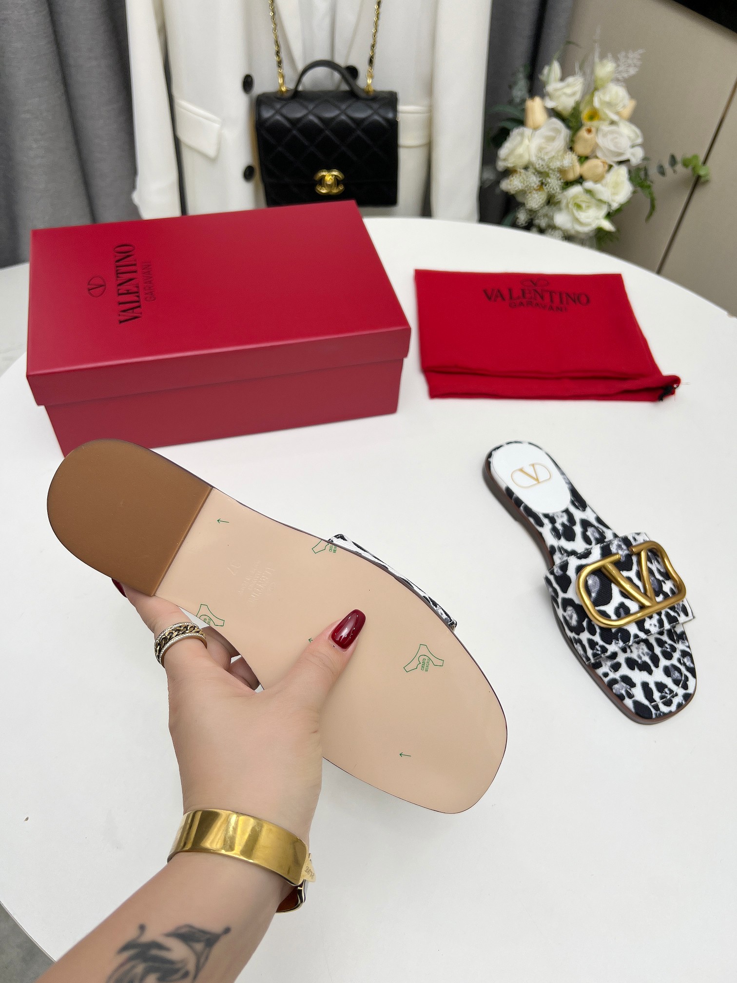 Bagsaaa Va1e*ntin0 Leopard Slides