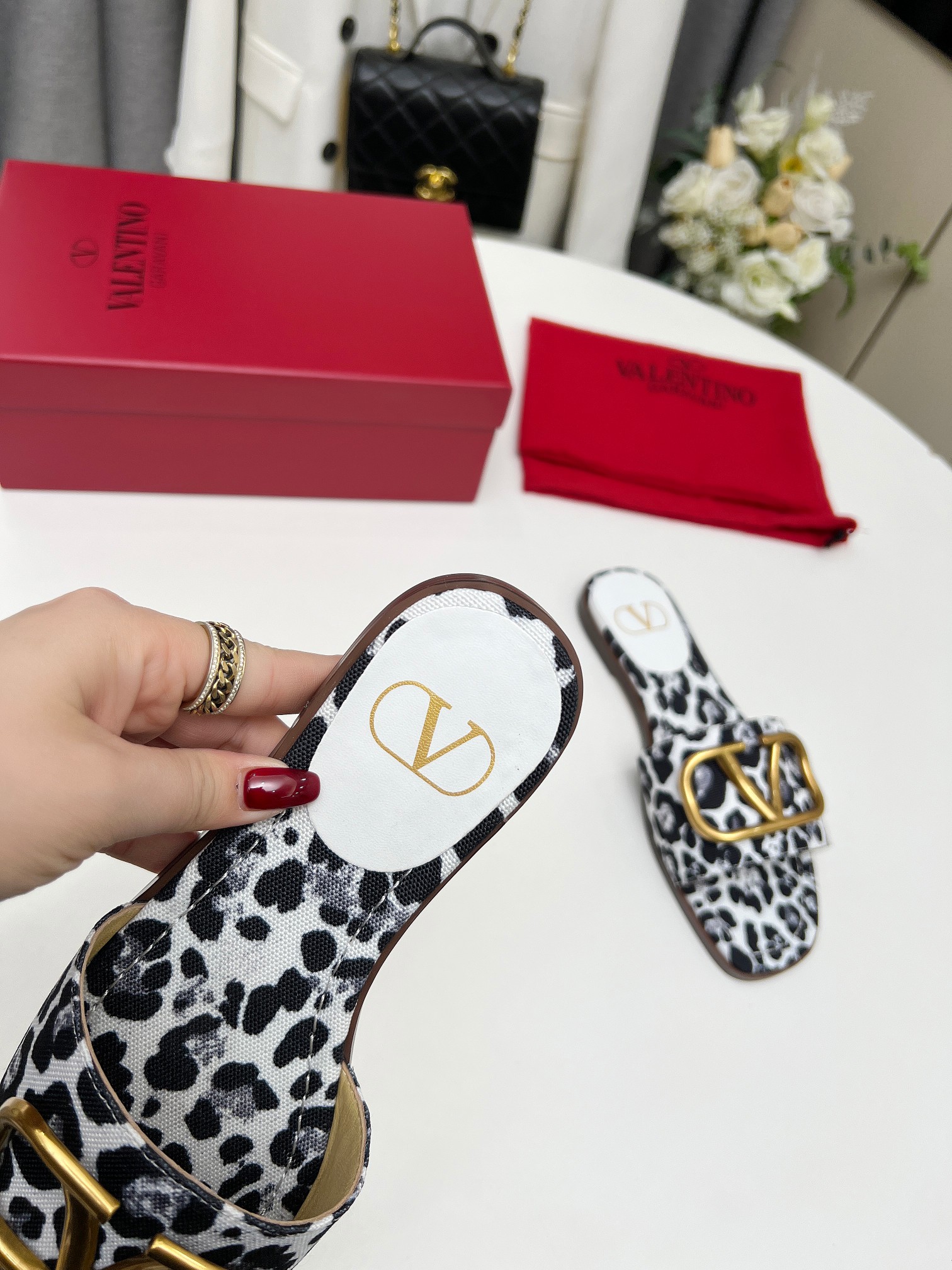 Bagsaaa Va1e*ntin0 Leopard Slides