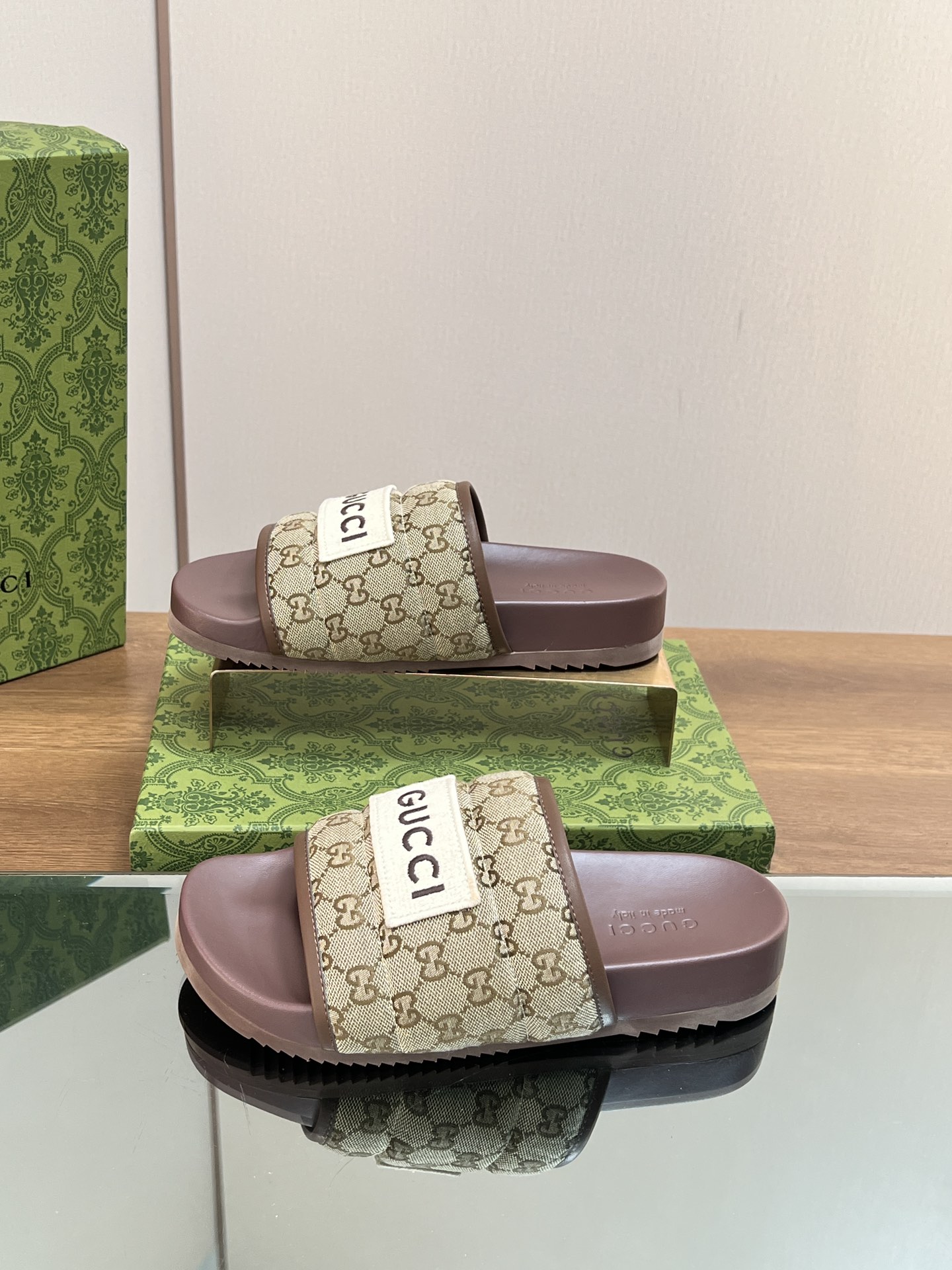 Bagsaaa Gvc*1 Slides Small GG Ebony In Brown