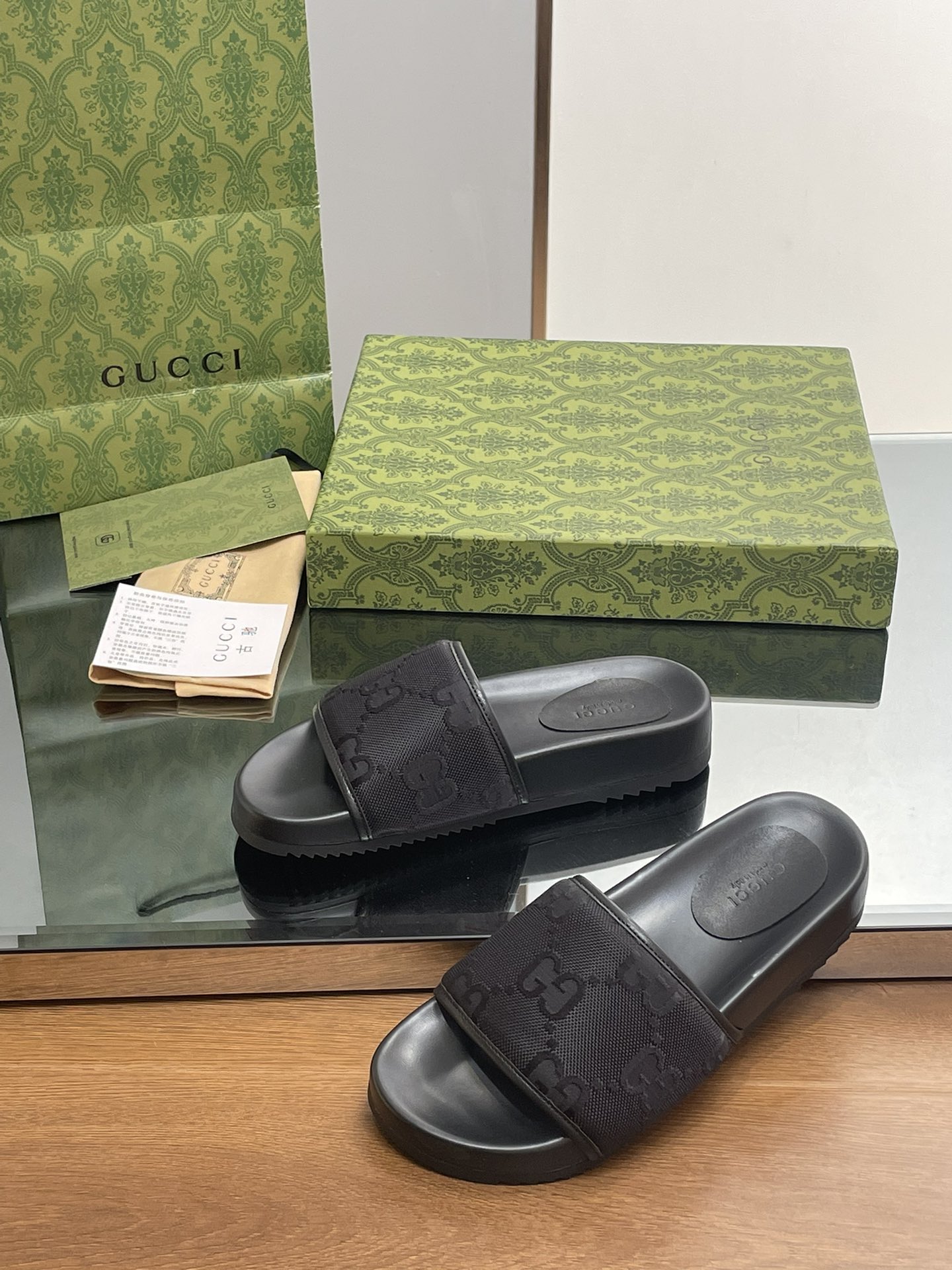 Bagsaaa Gvc*1 Black Slides
